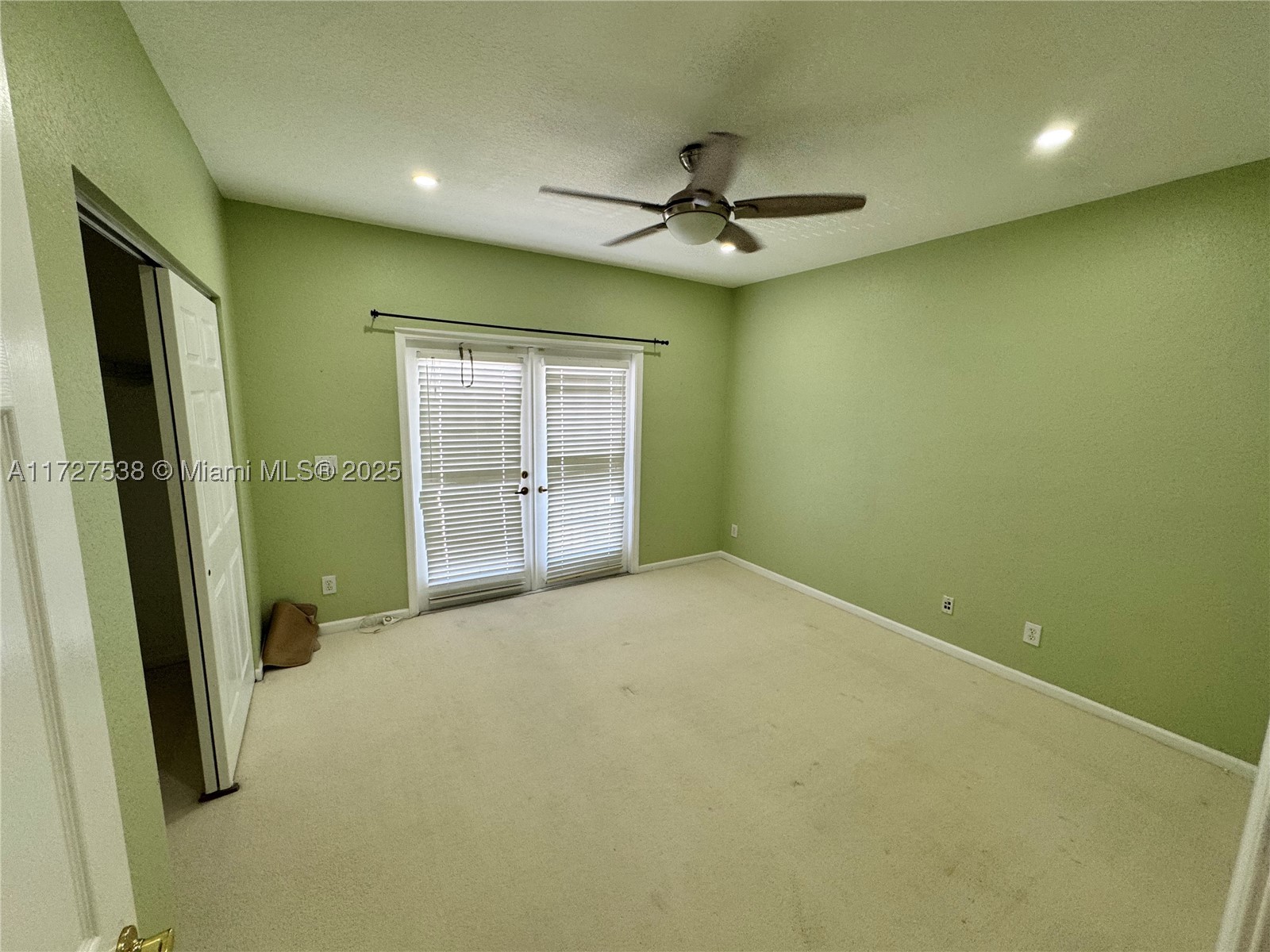 property viewer photo 7