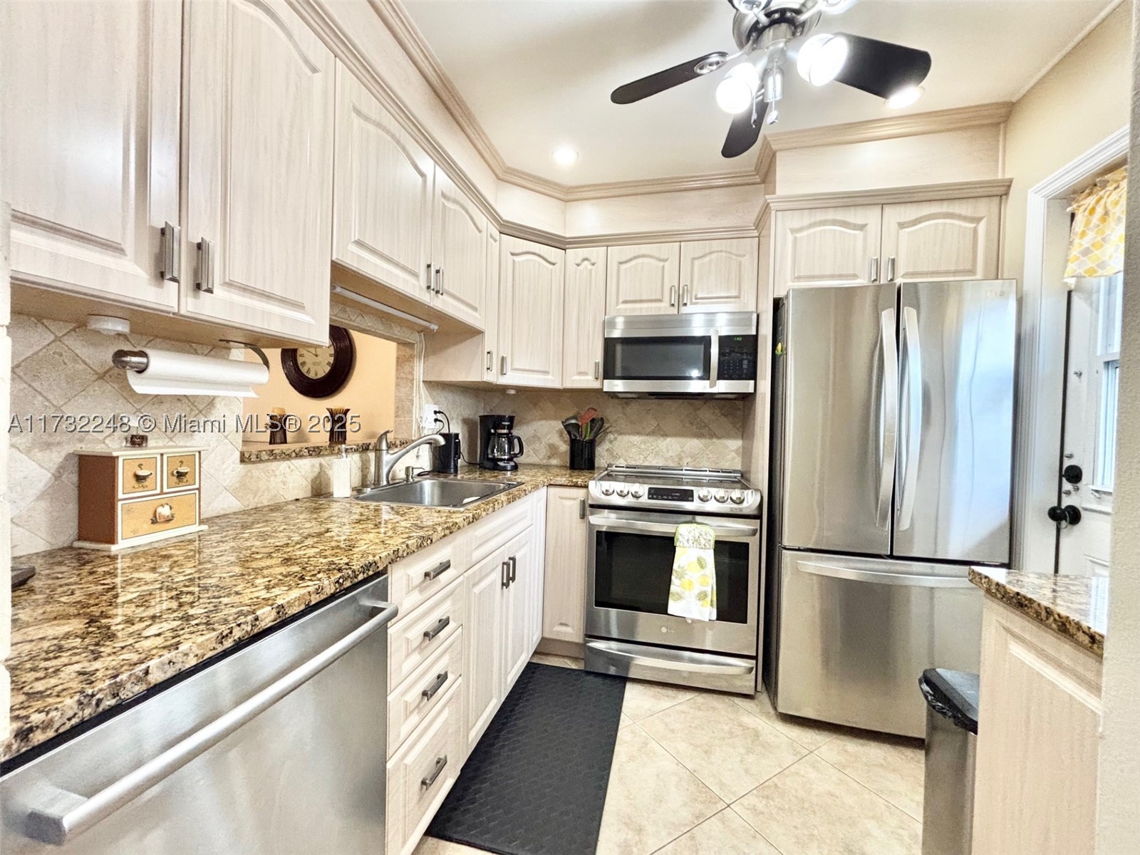 main property photo 12