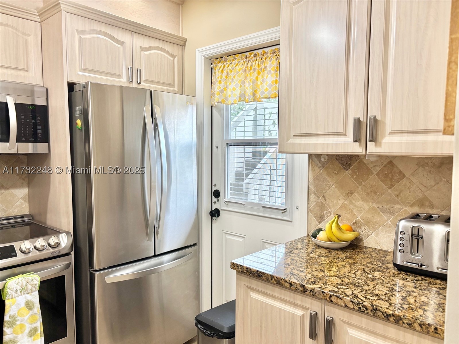 main property photo 16