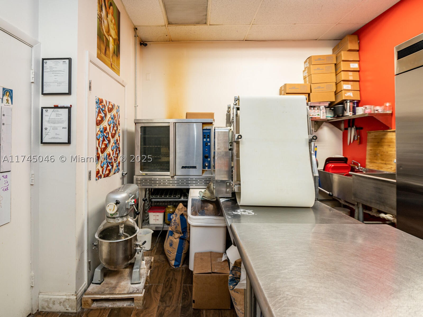 main property photo 28