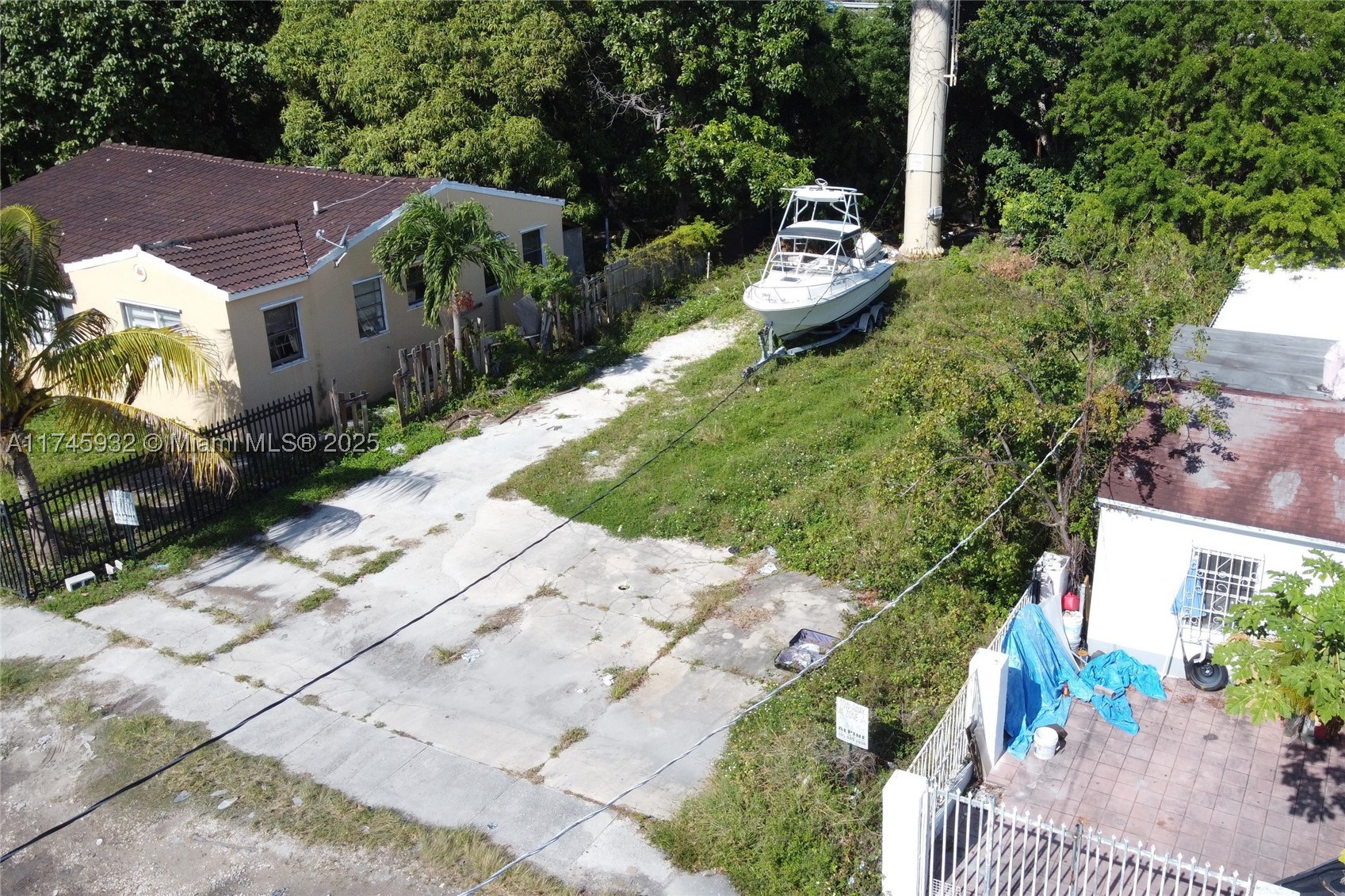 main property photo 16