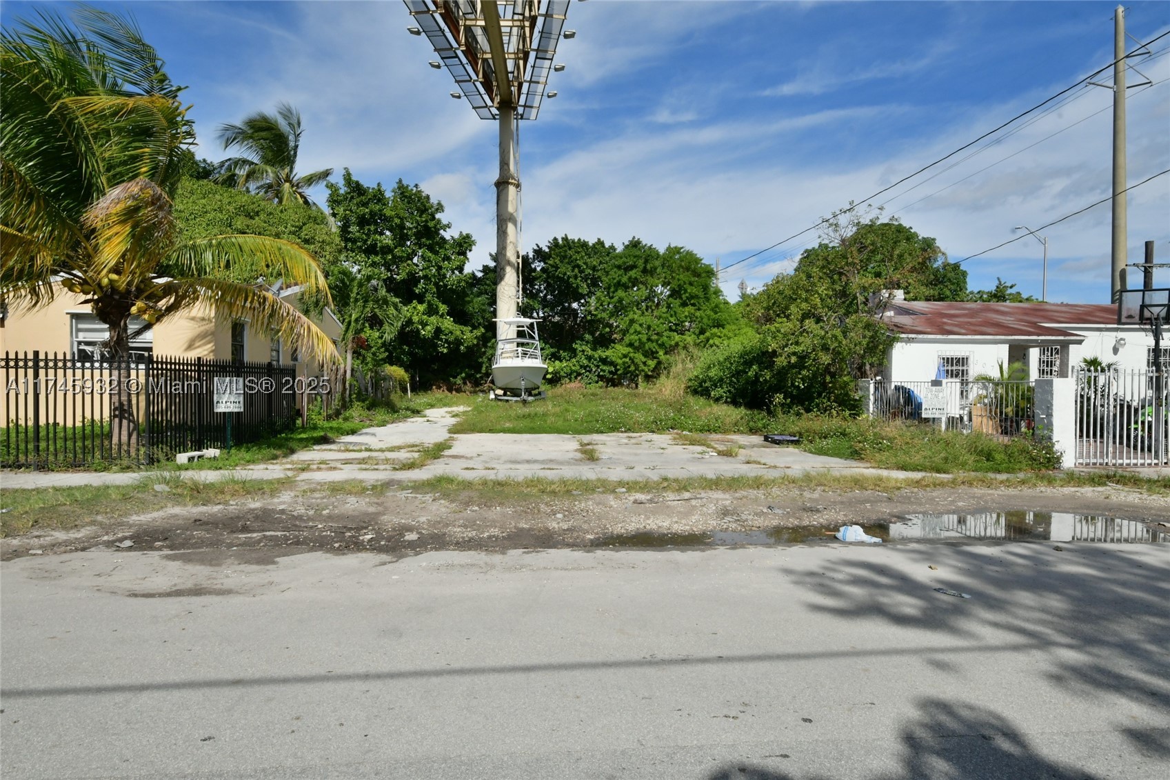 main property photo 29