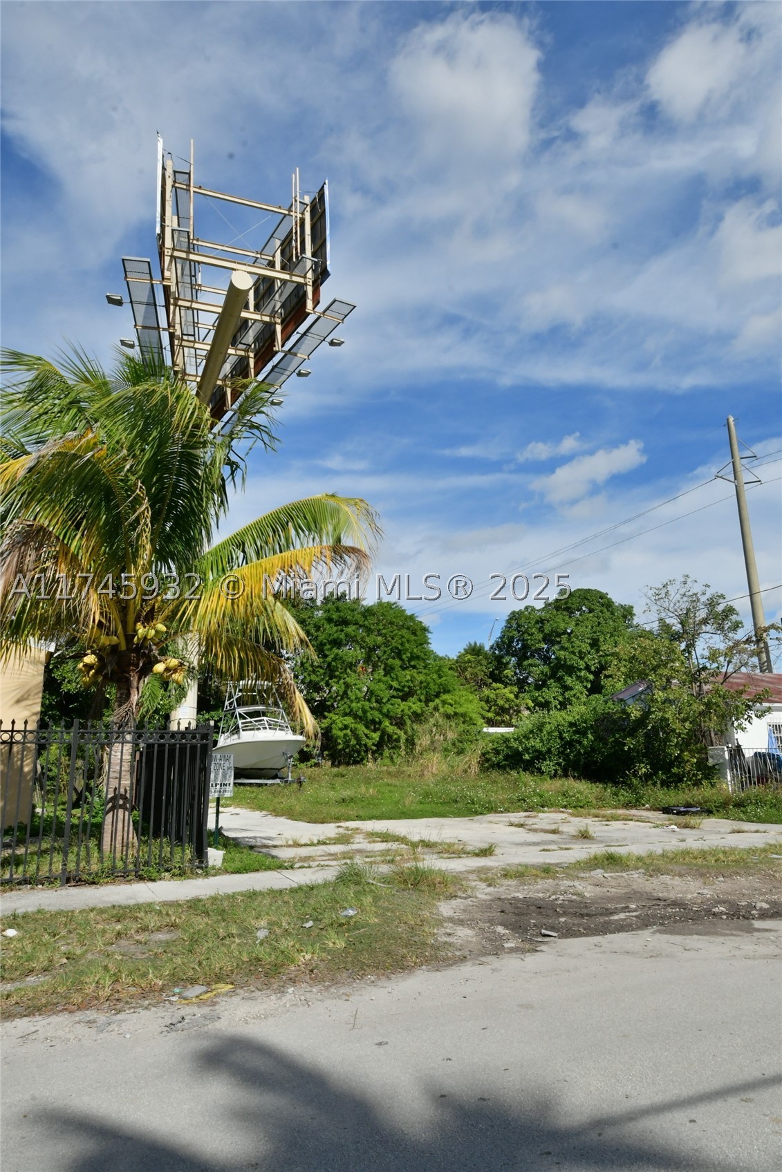 main property photo 34