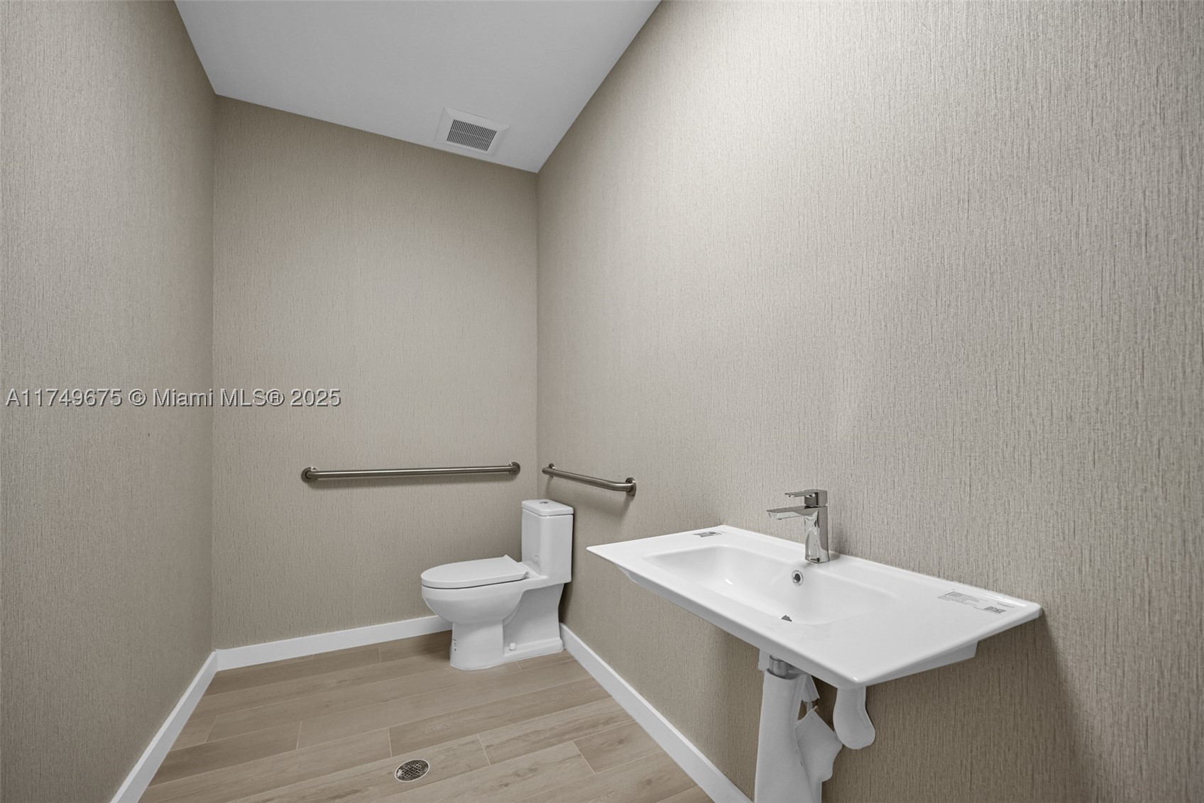 main property photo 42