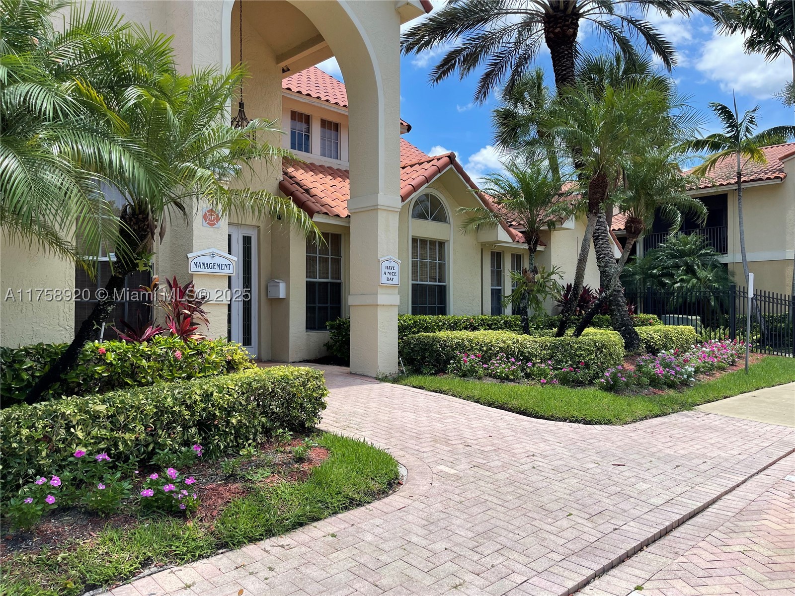 main property photo 19
