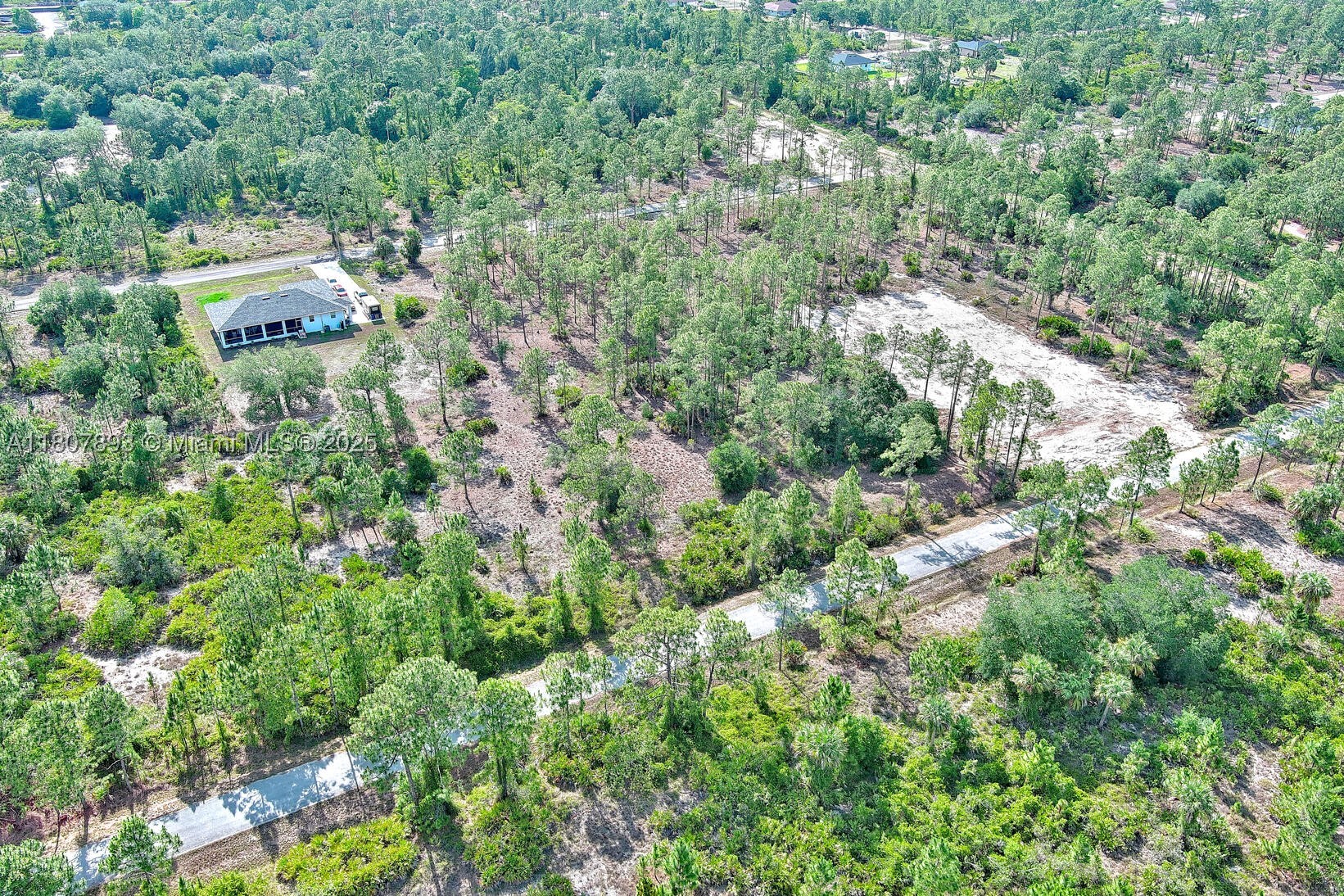 main property photo 13