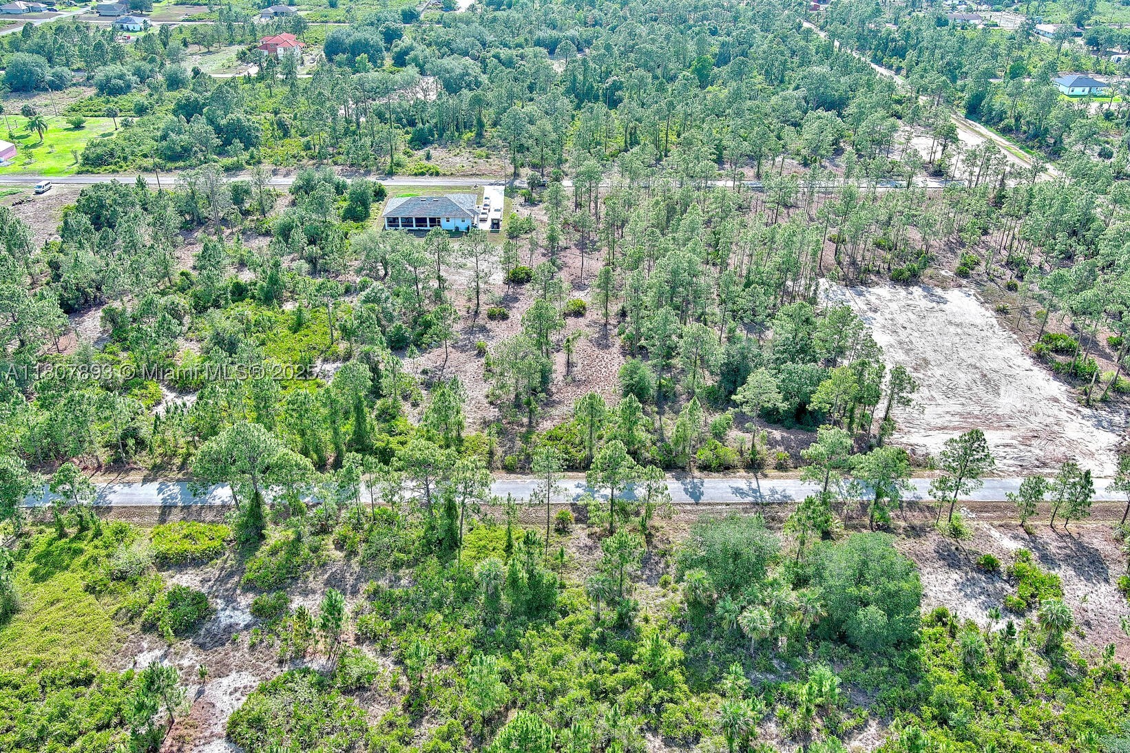 main property photo 14