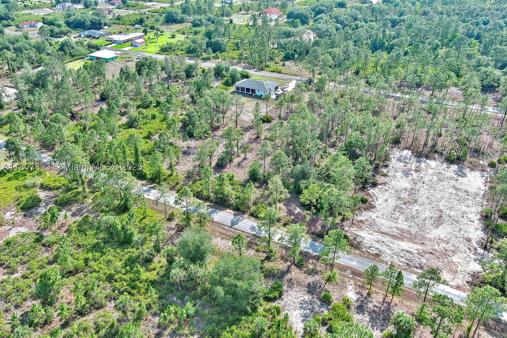 main property photo 17