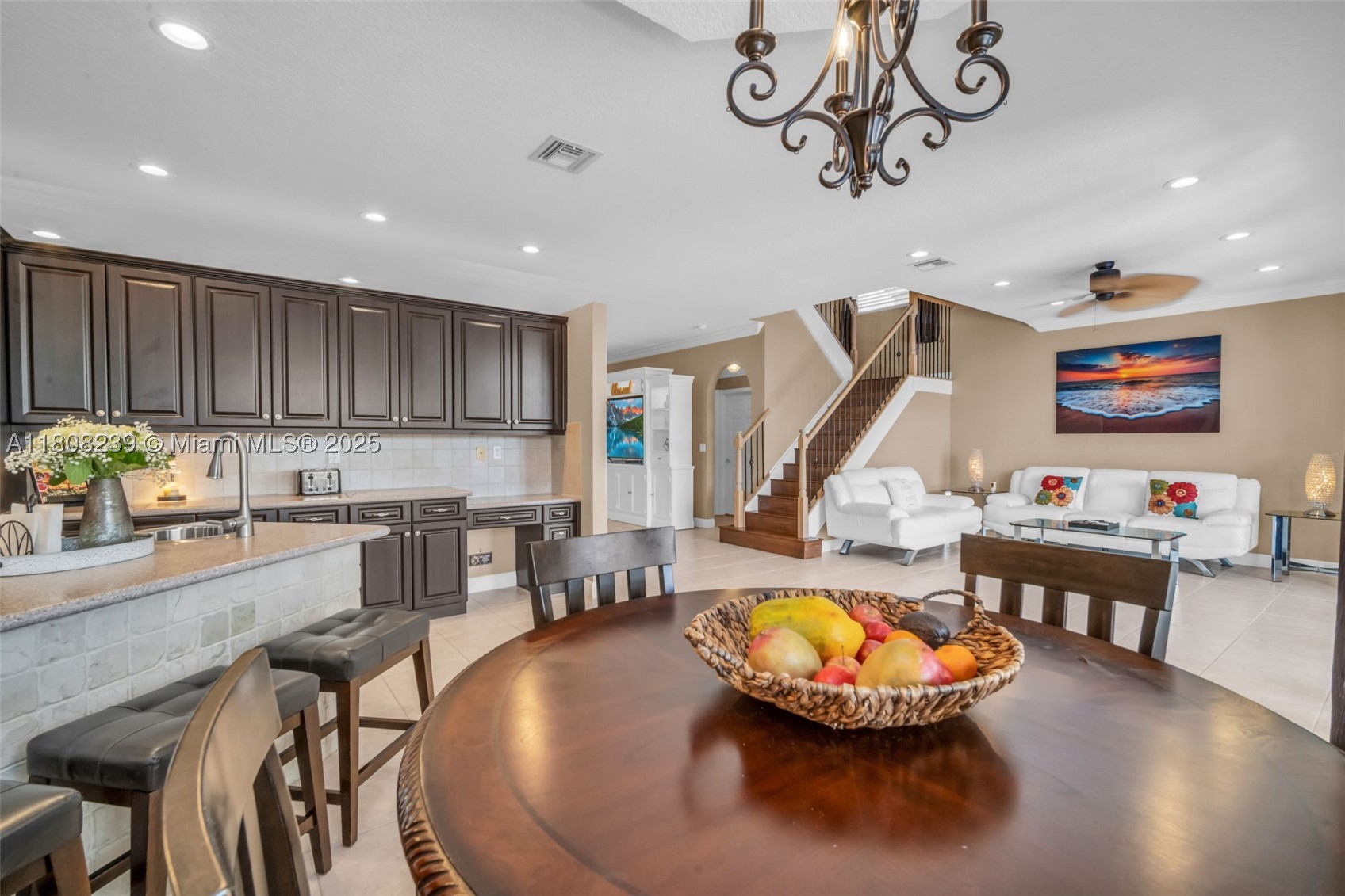 property viewer photo 7