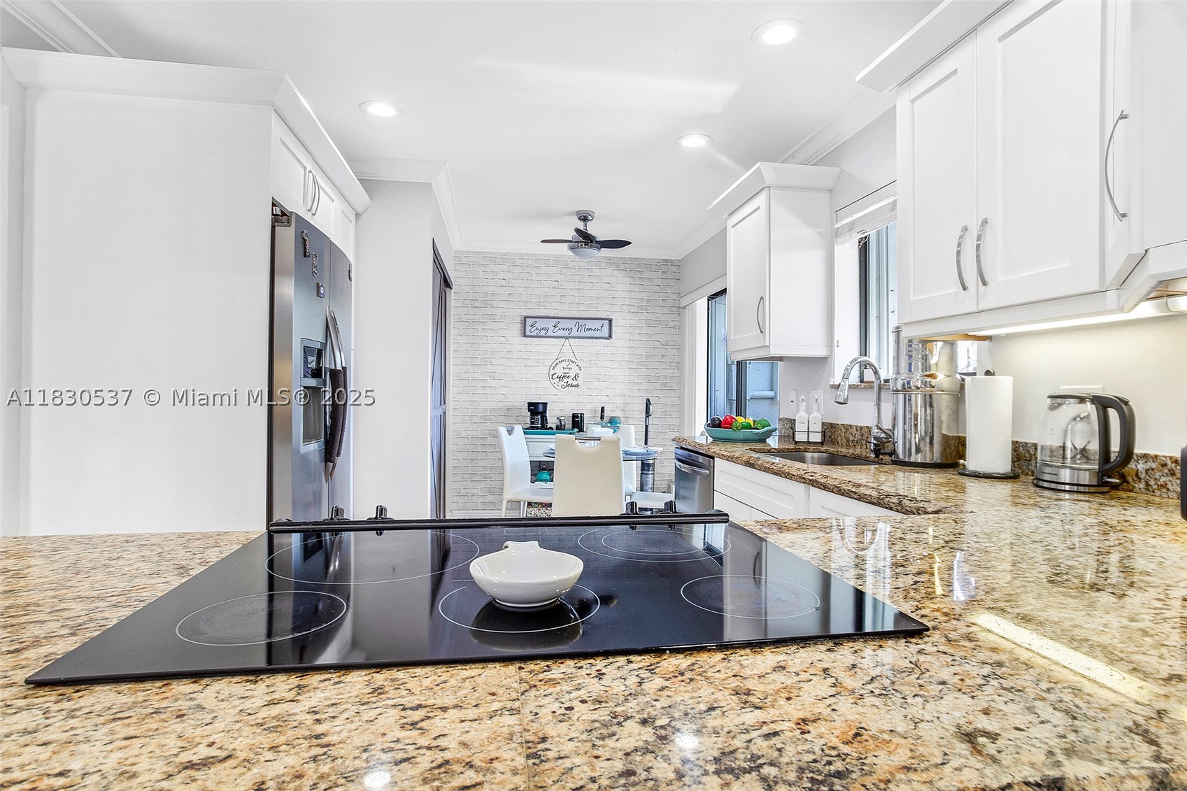 property viewer photo 25