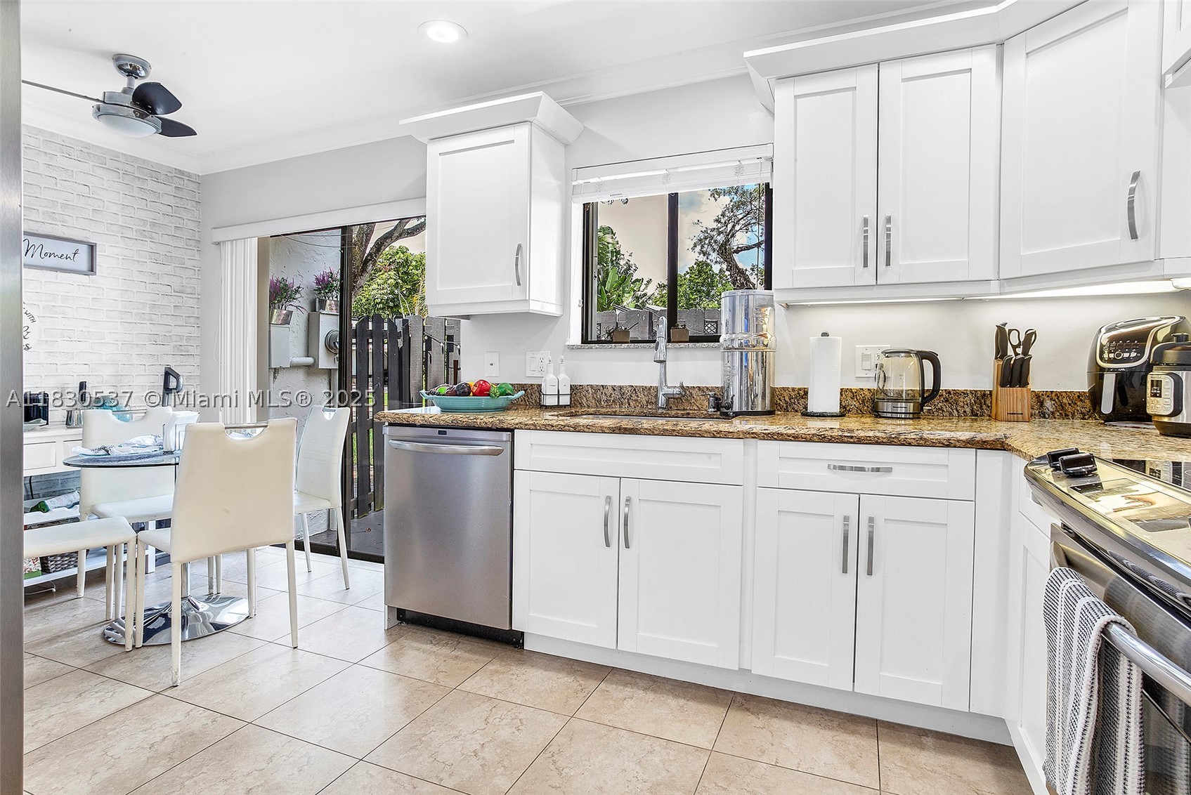 property viewer photo 28