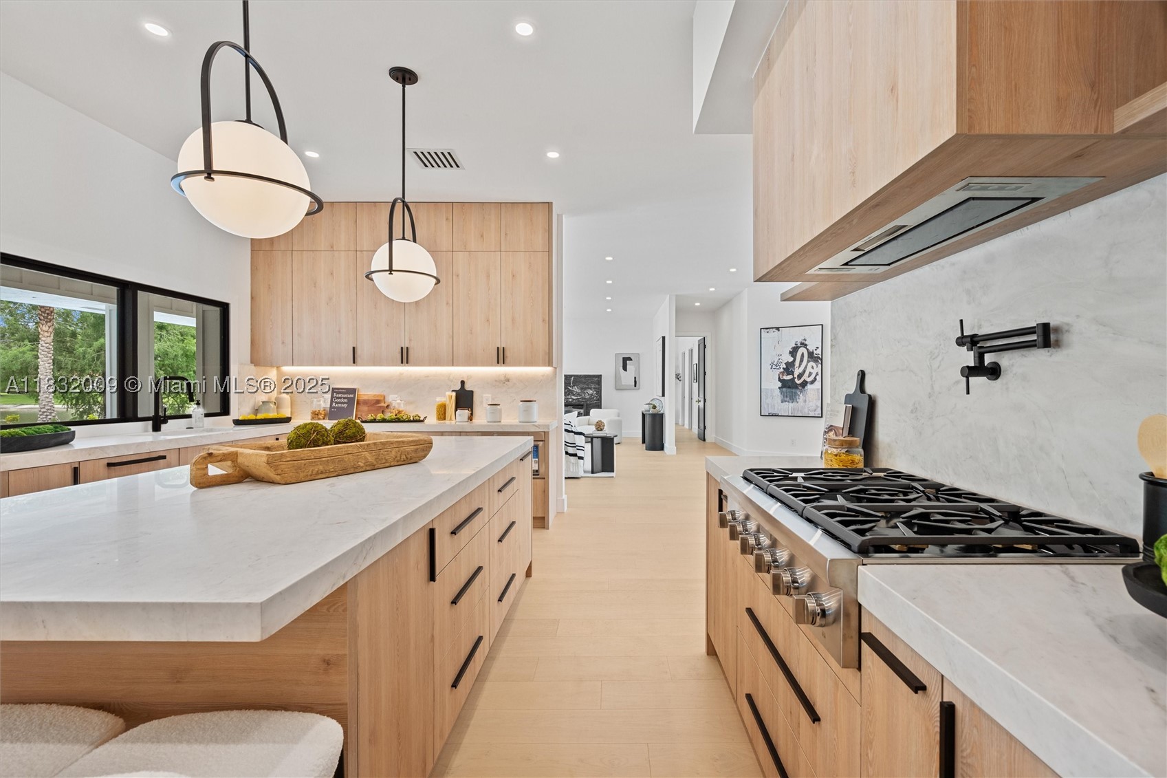 property viewer photo 12