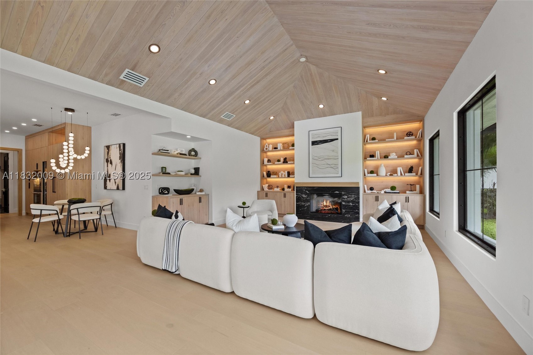 property viewer photo 16