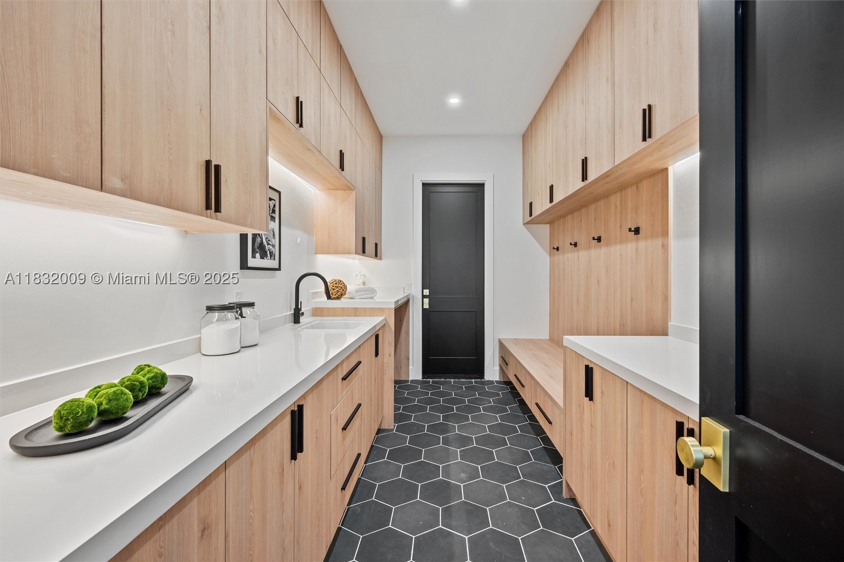 property viewer photo 18
