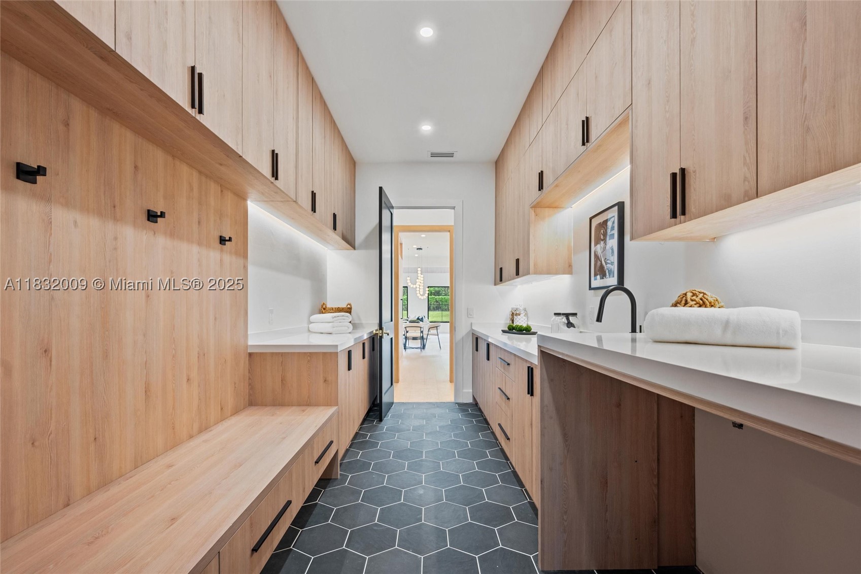 property viewer photo 19