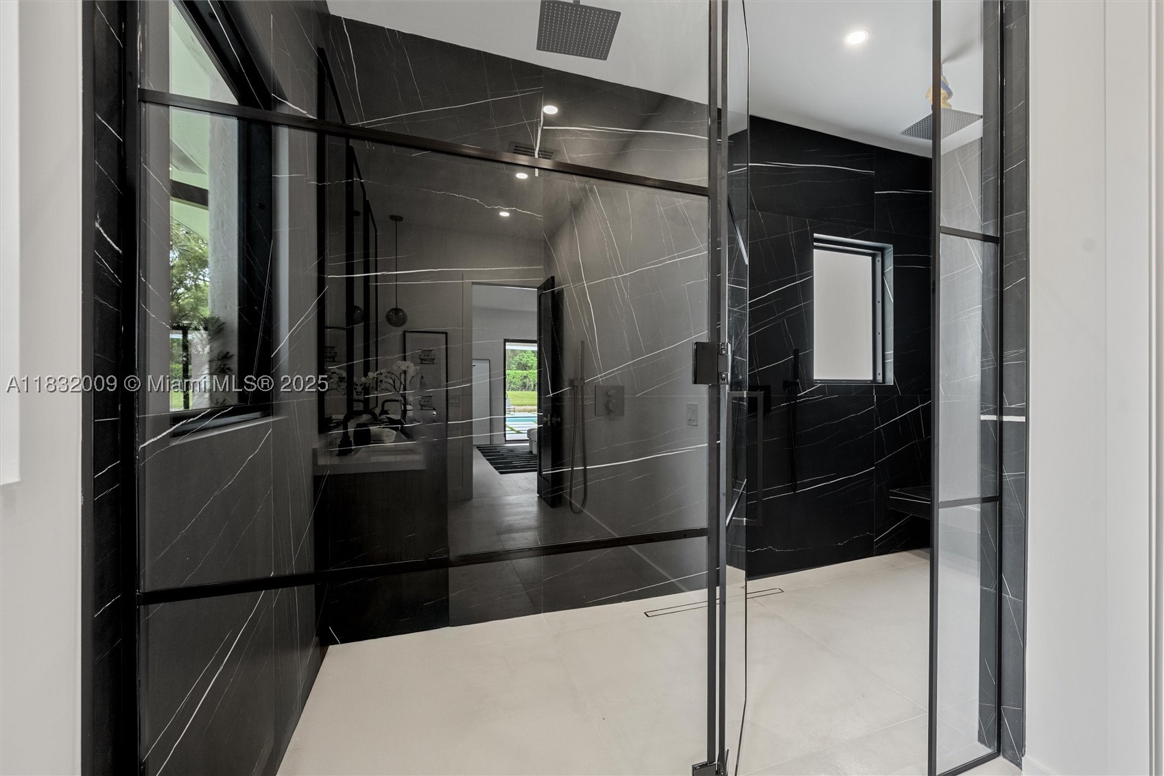 property viewer photo 22