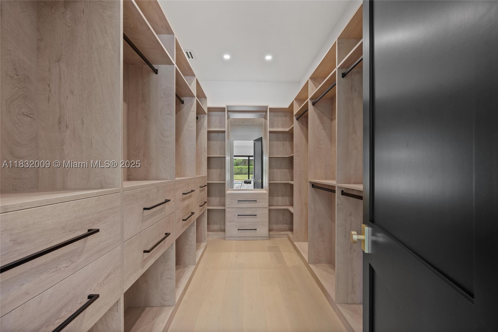 property viewer photo 24