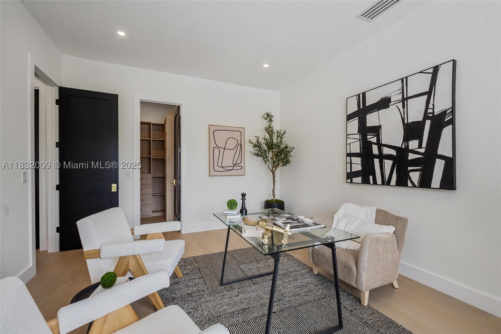 property viewer photo 26