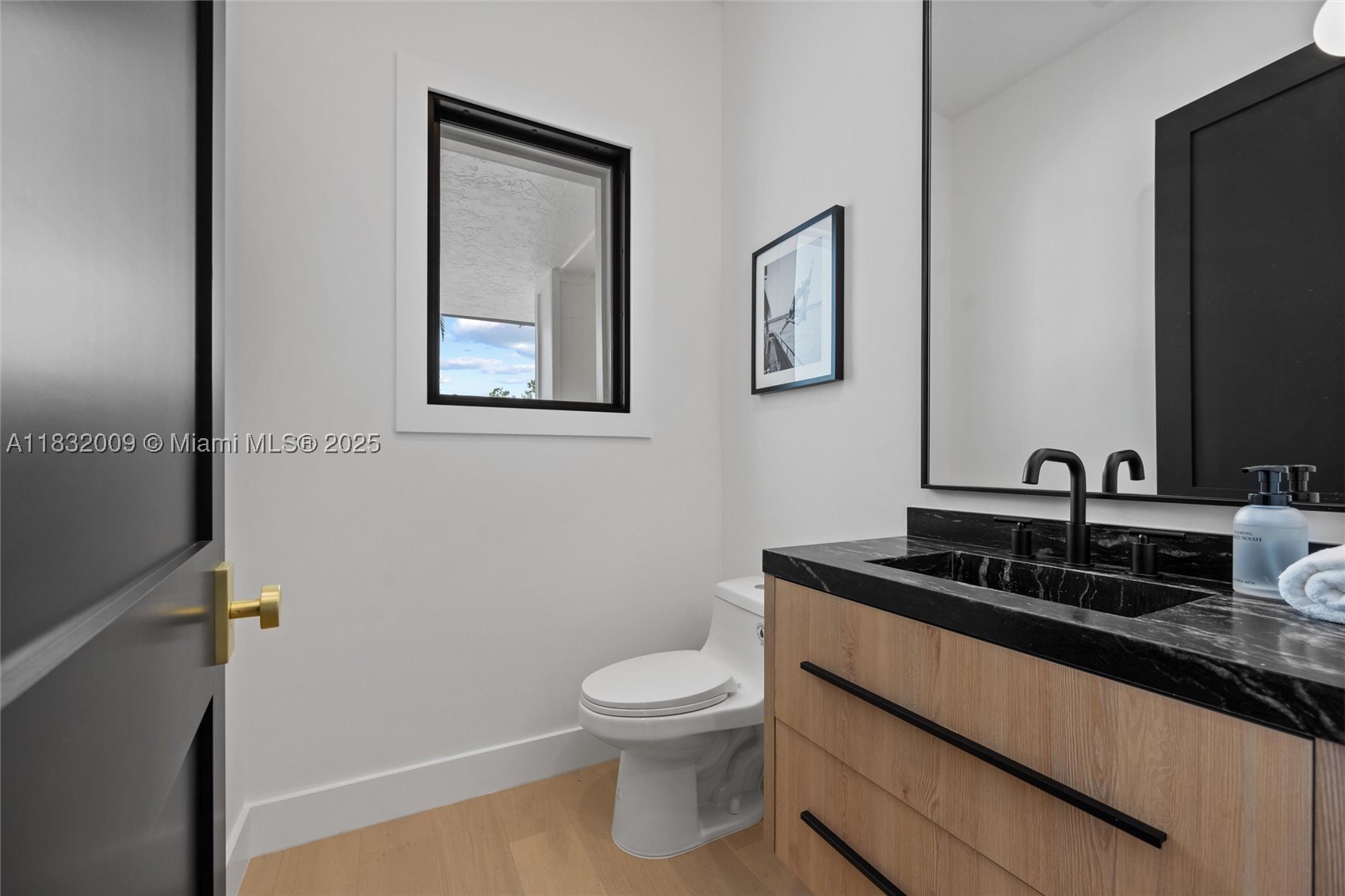 property viewer photo 27