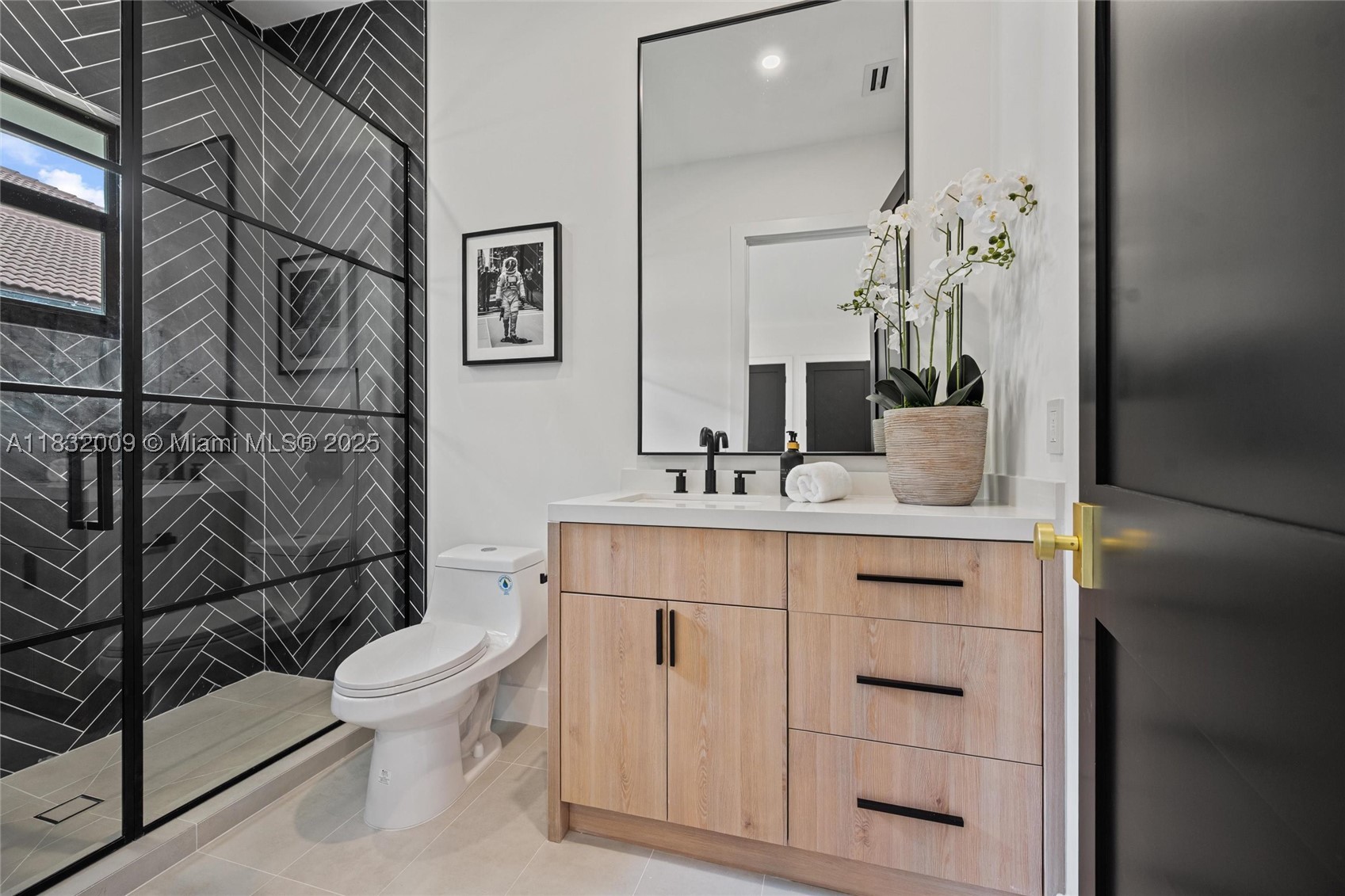 property viewer photo 30