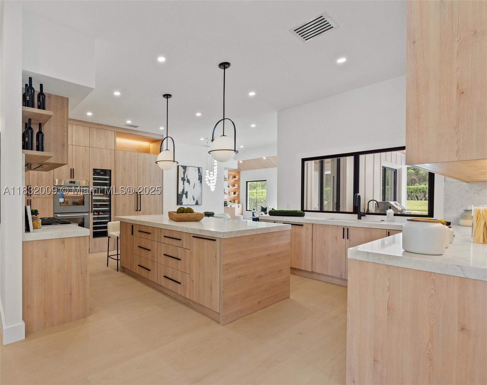 property viewer photo 4