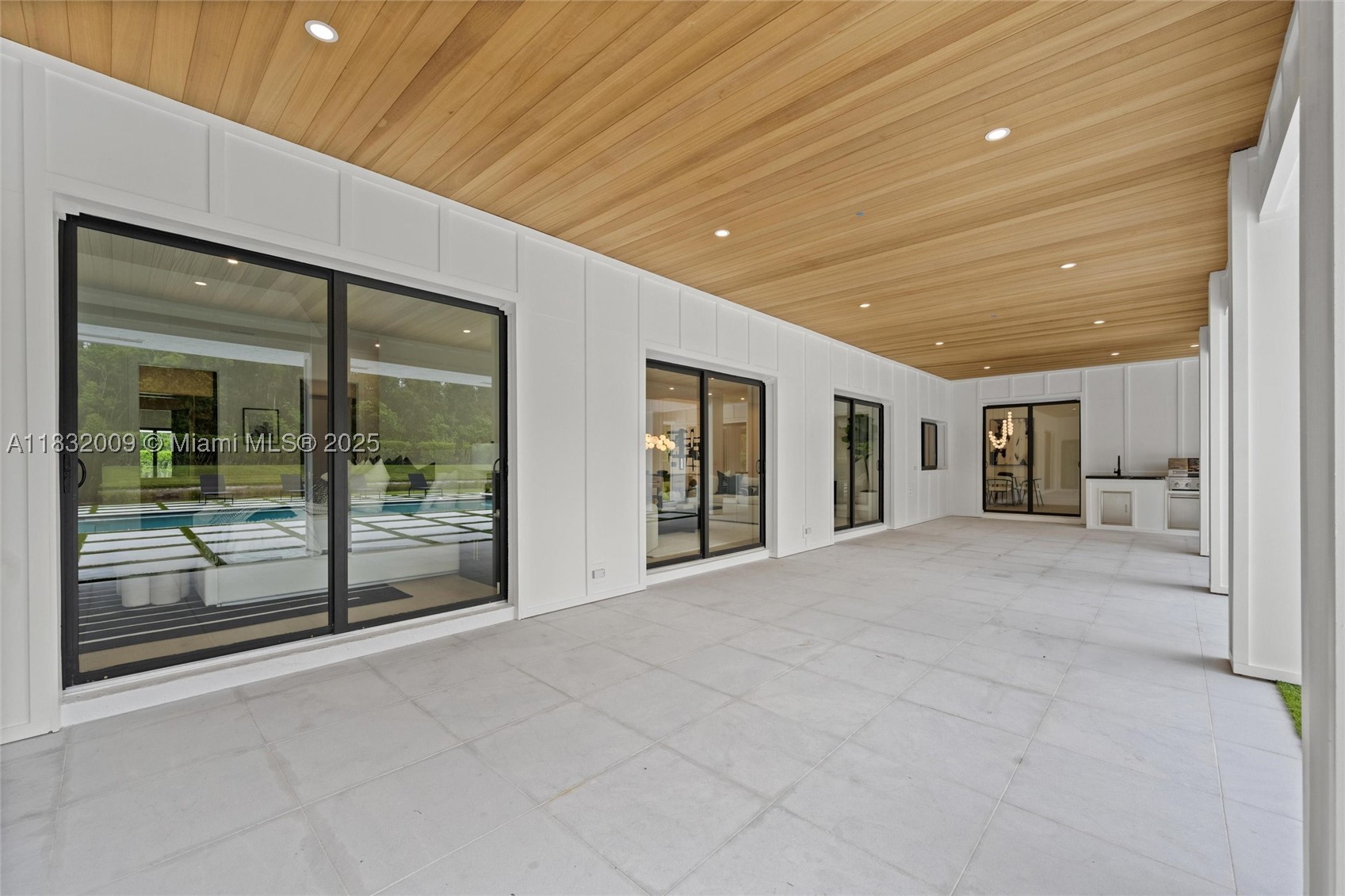 property viewer photo 40