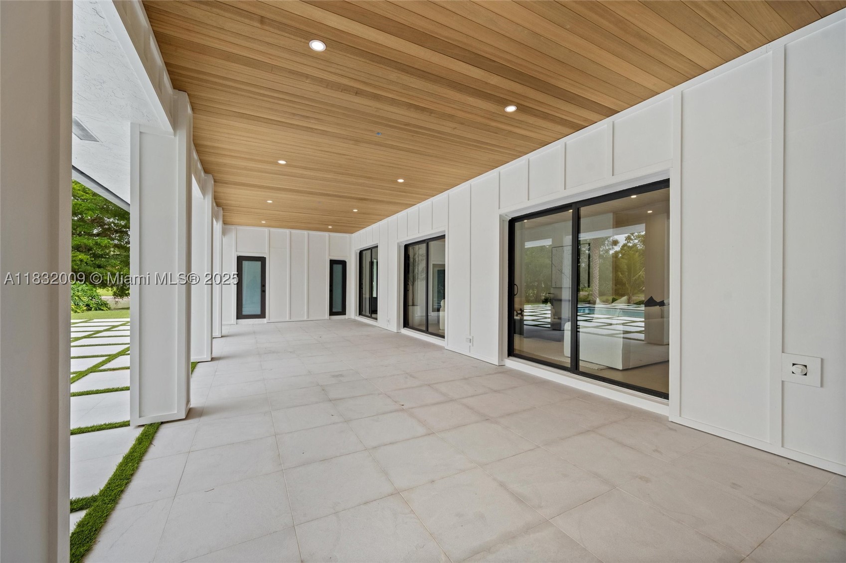 property viewer photo 42