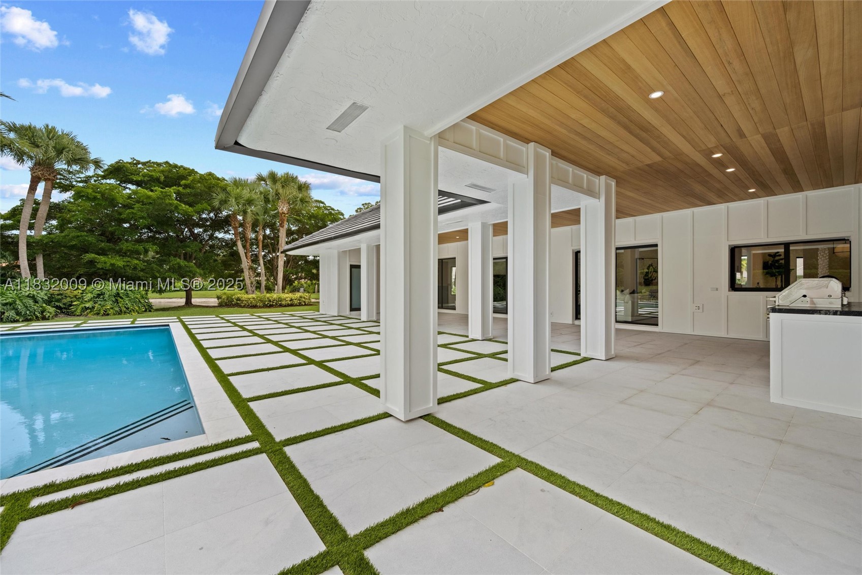 property viewer photo 43