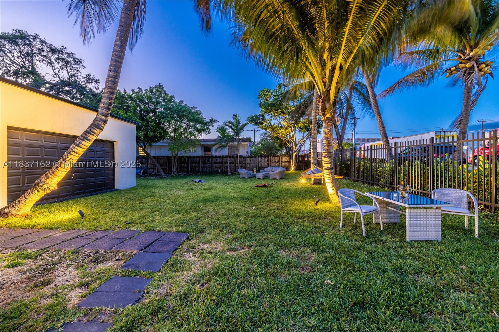 property viewer photo 10