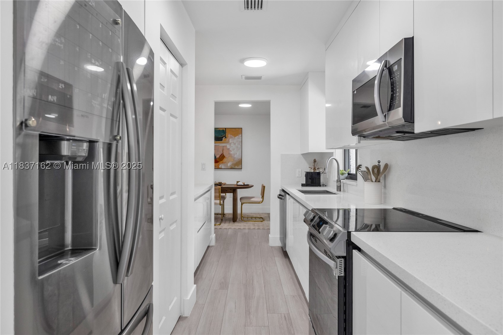 property viewer photo 11