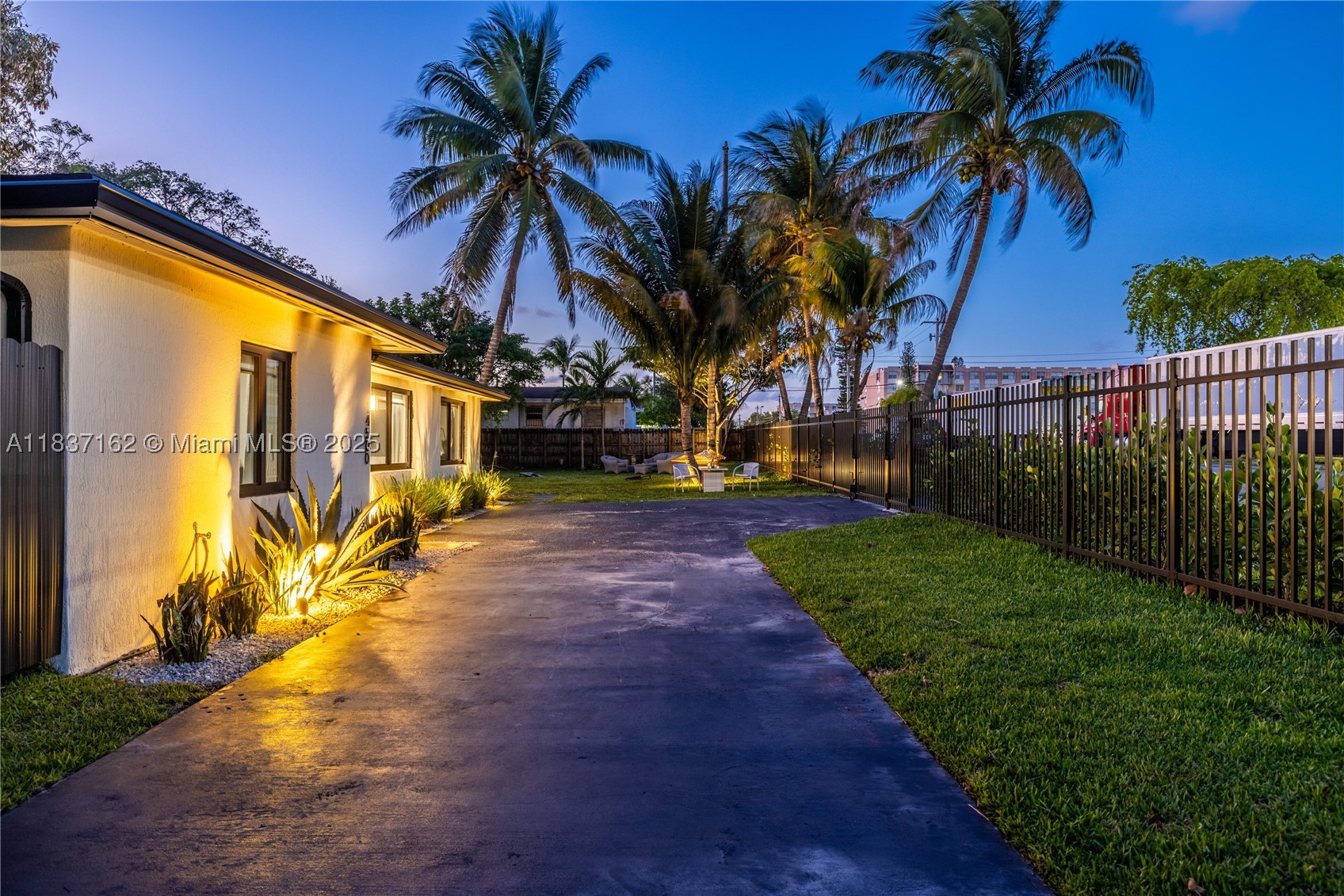 property viewer photo 22