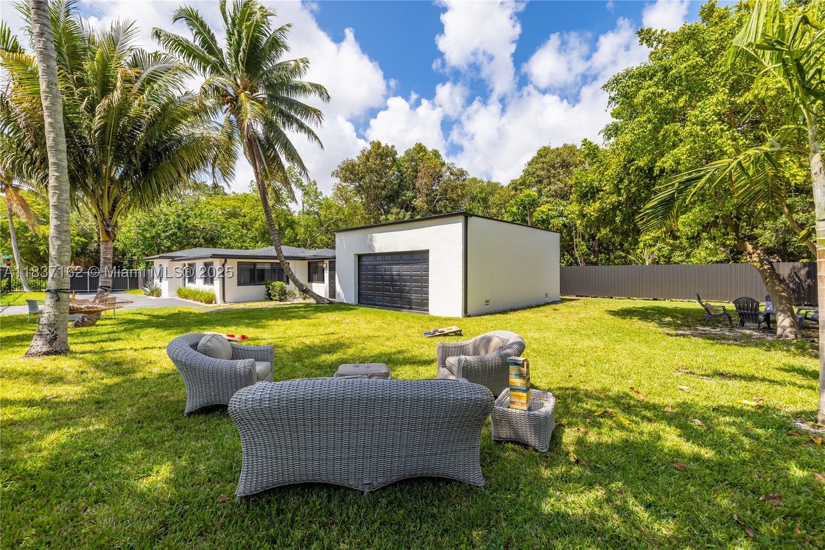 property viewer photo 25