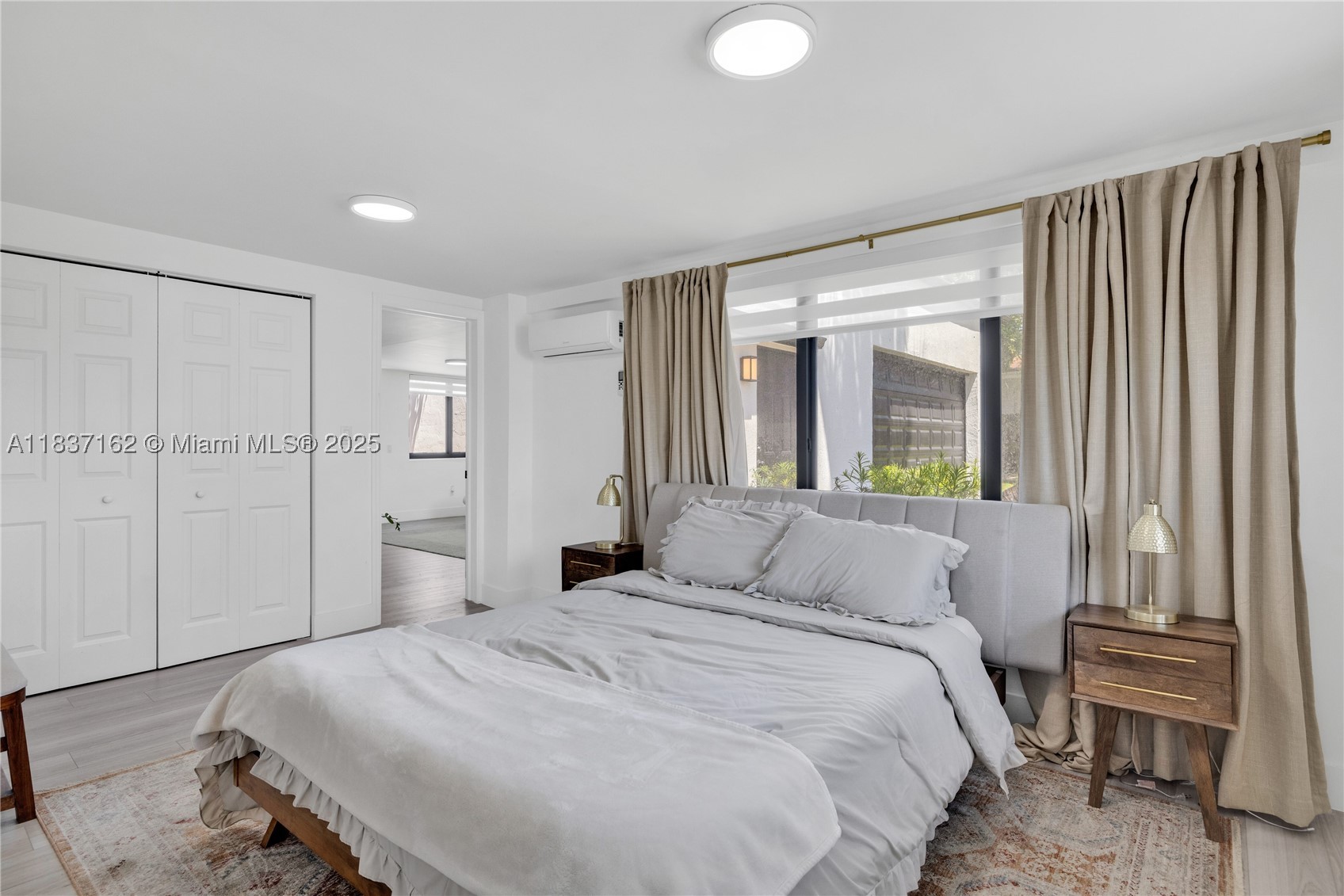 property viewer photo 26