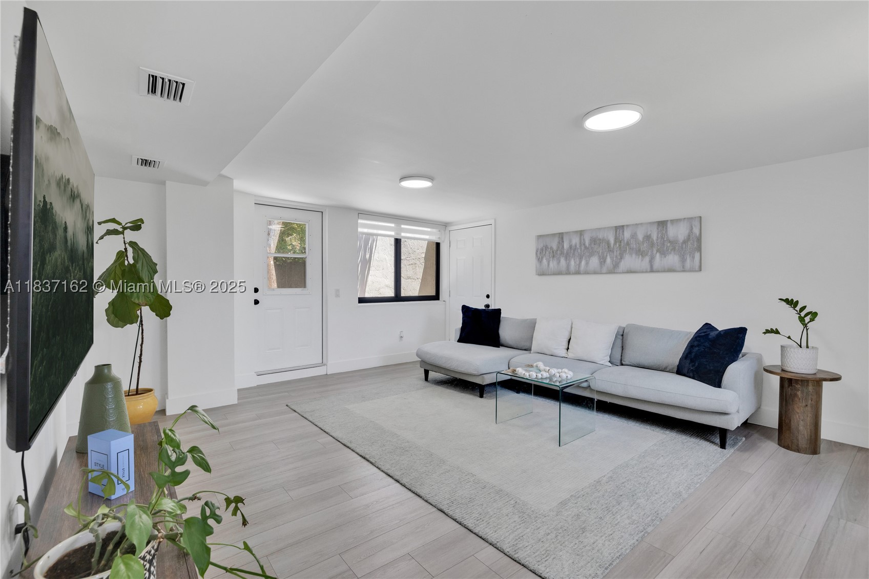 property viewer photo 27
