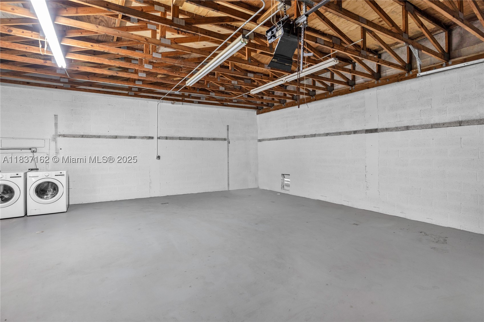 property viewer photo 30