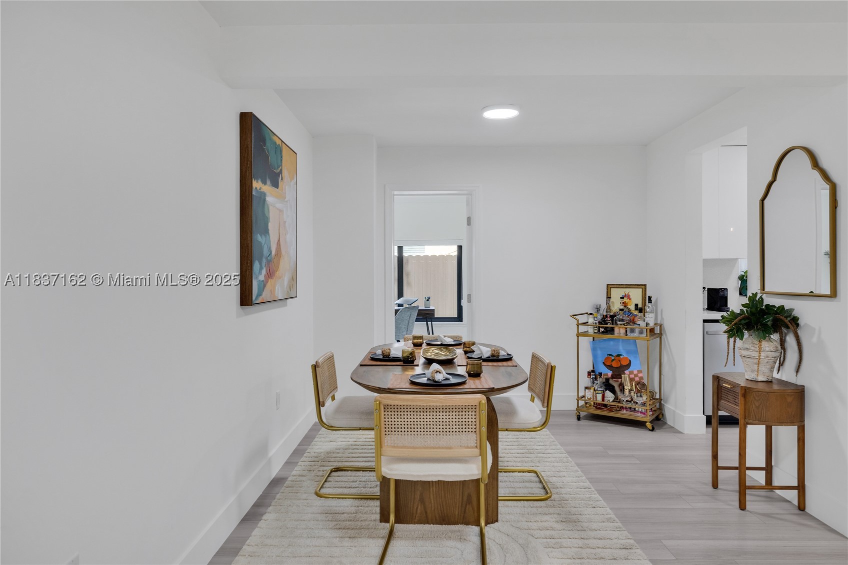 property viewer photo 5