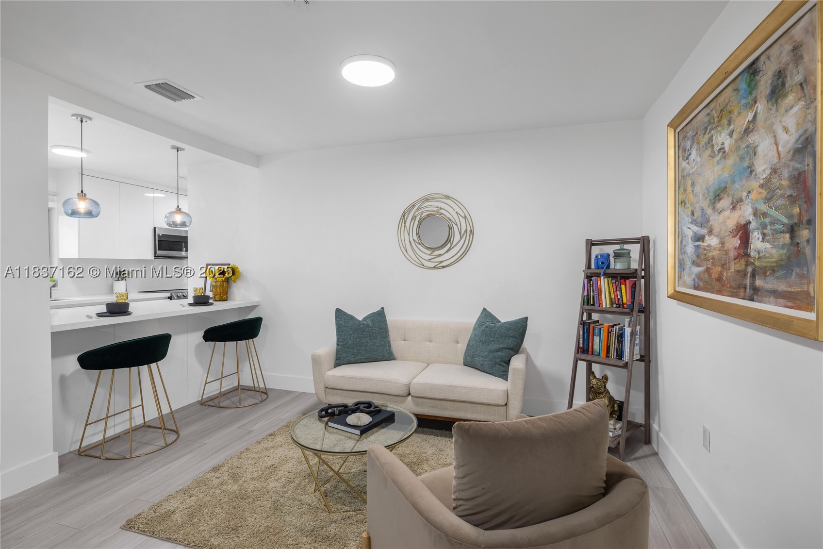property viewer photo 6