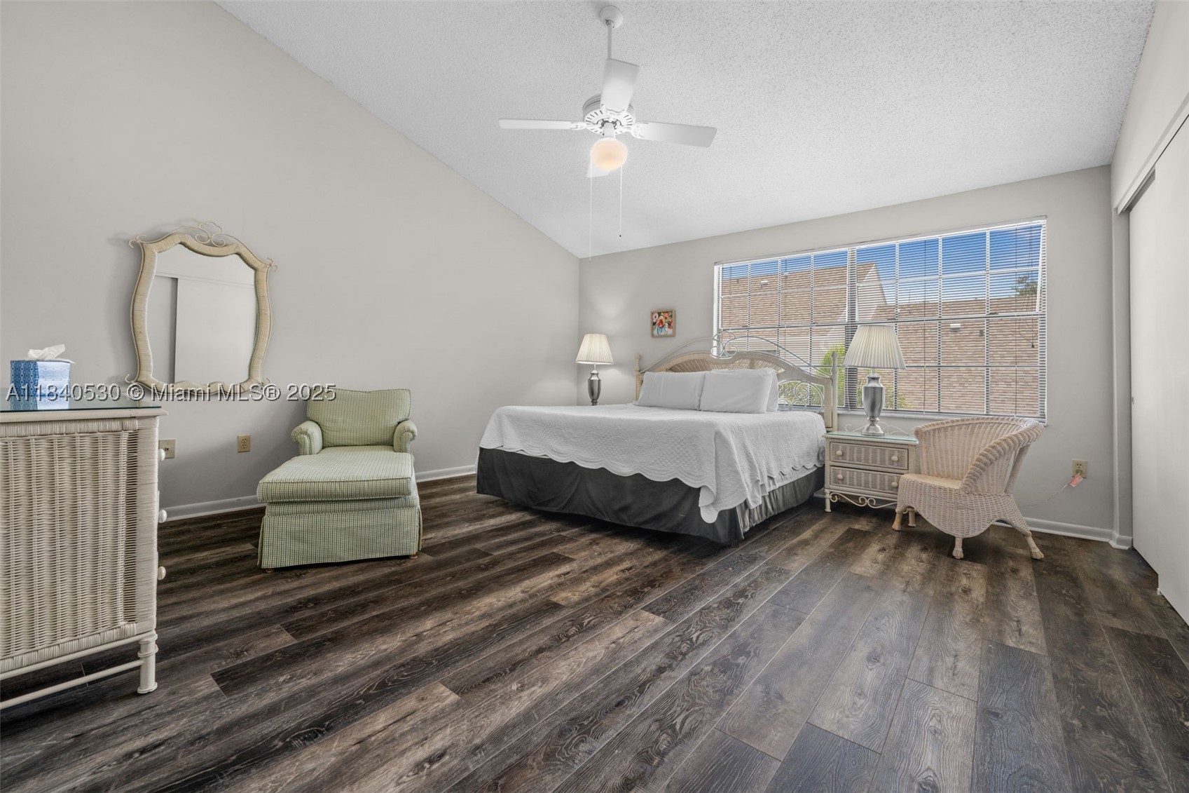 property viewer photo 16