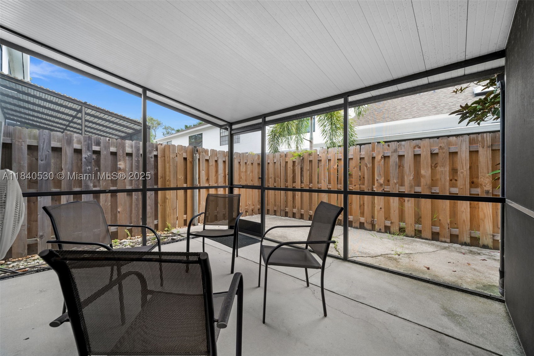 property viewer photo 23