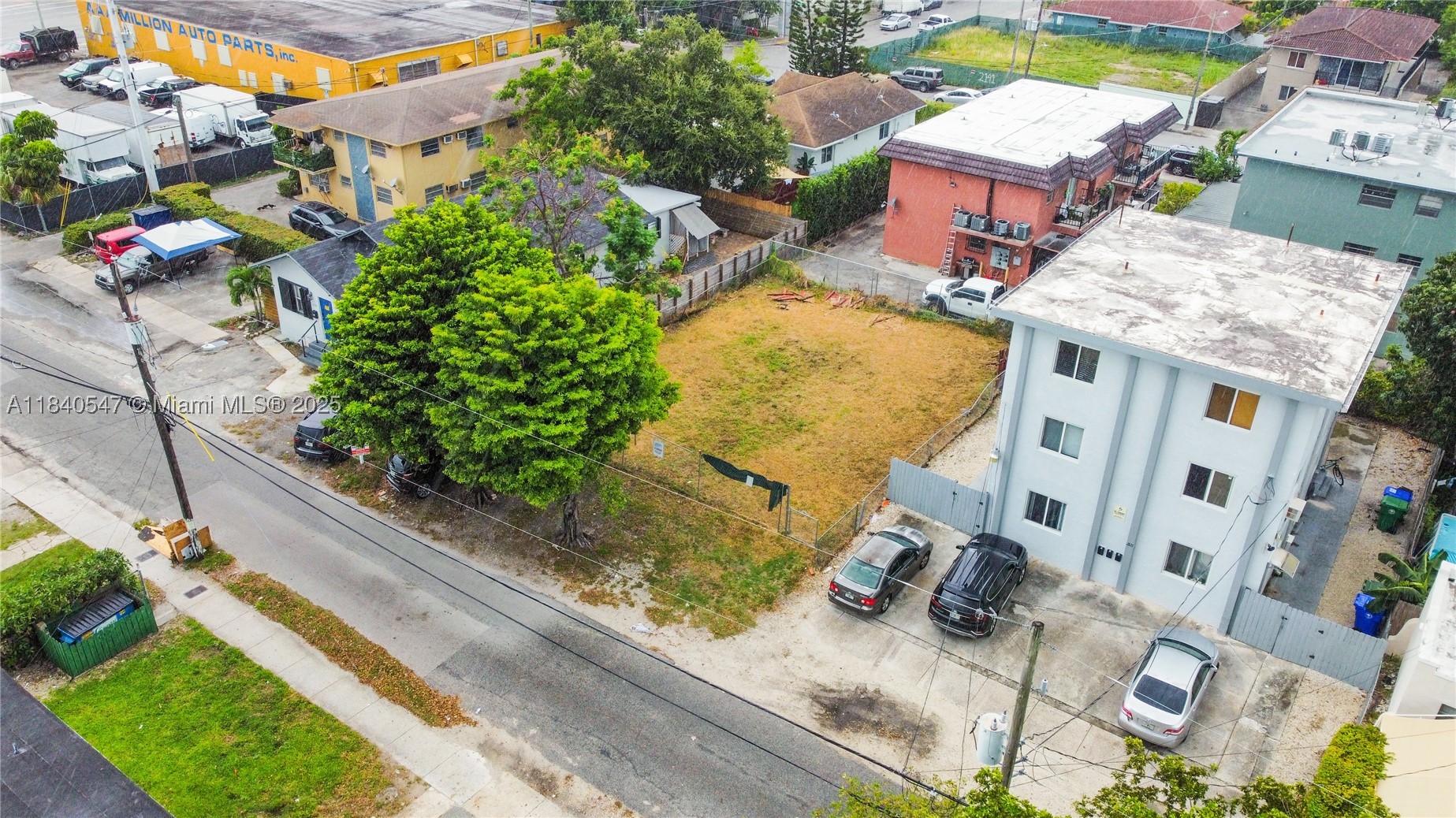 main property photo 8