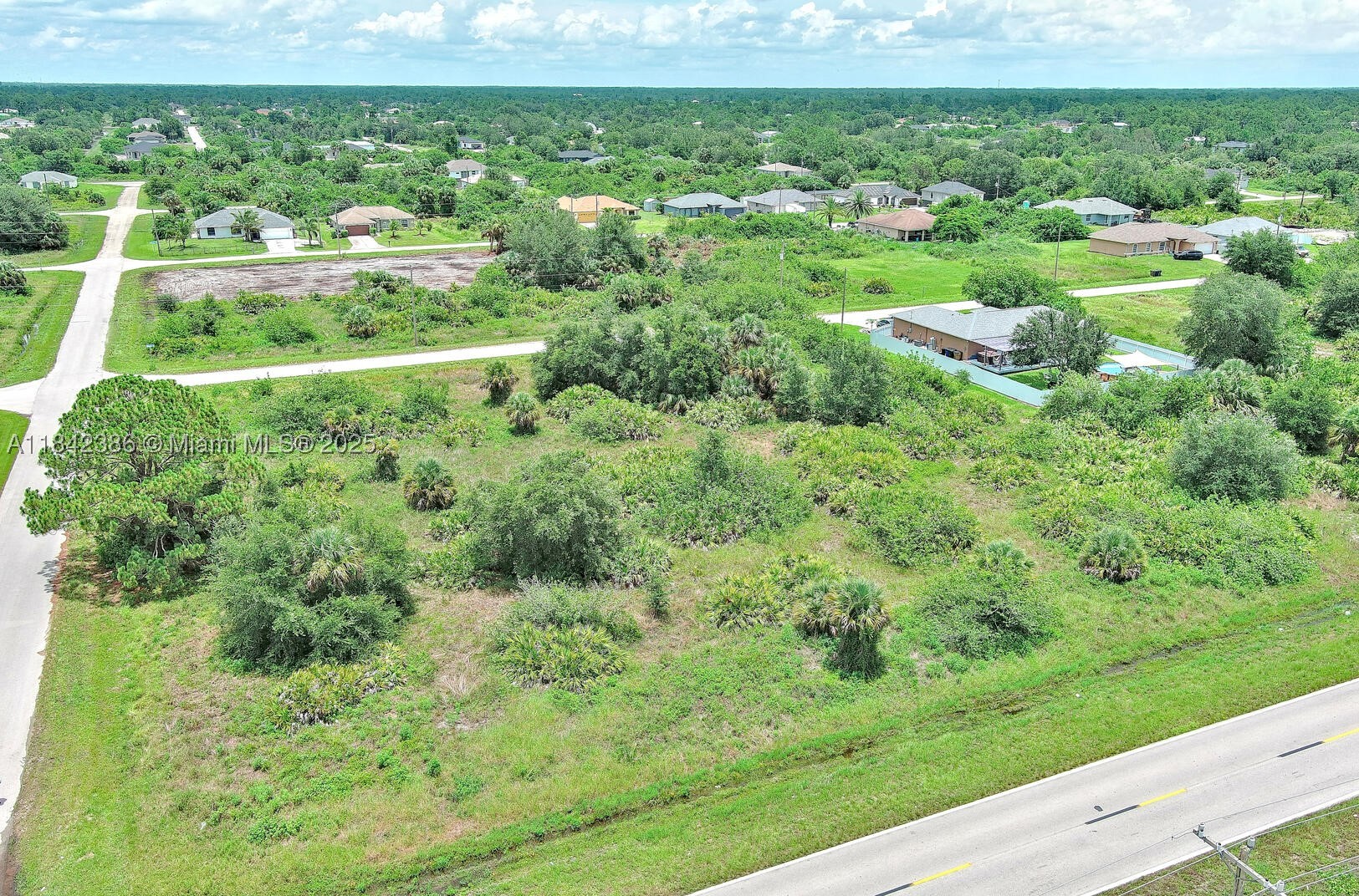 main property photo 6