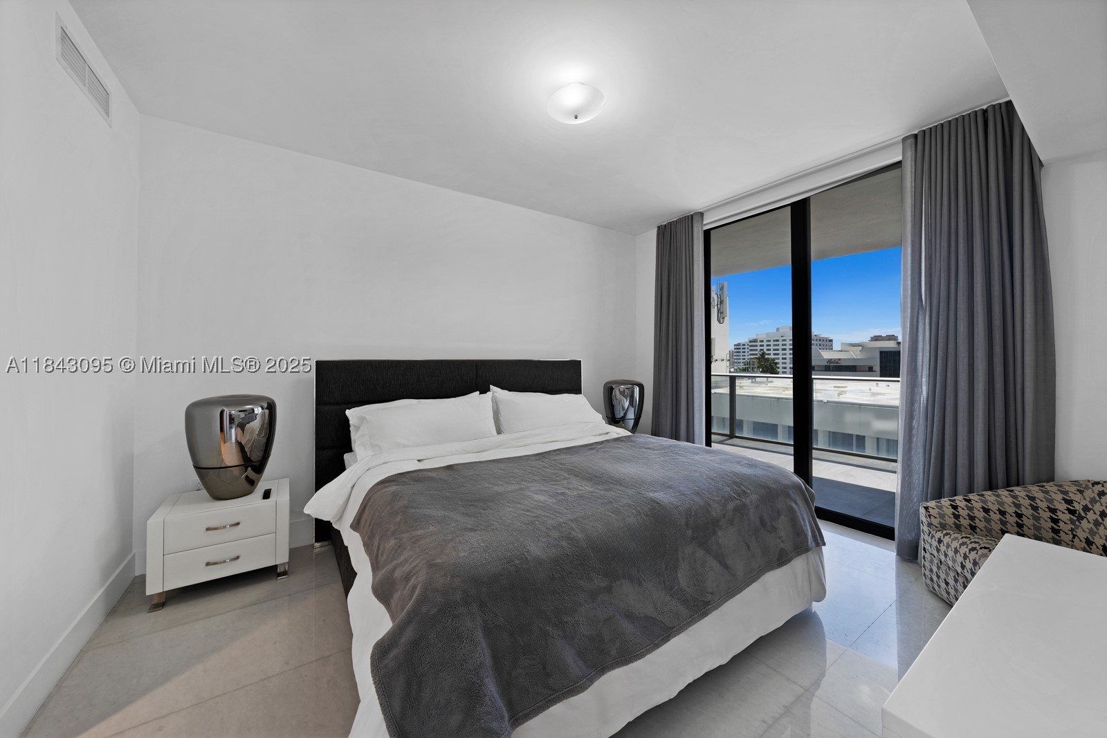 property viewer photo 11