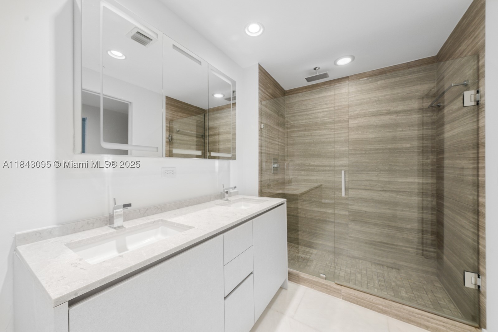 property viewer photo 15
