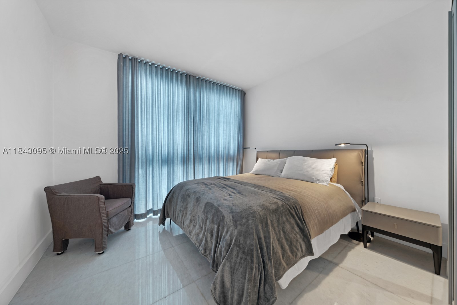 property viewer photo 16
