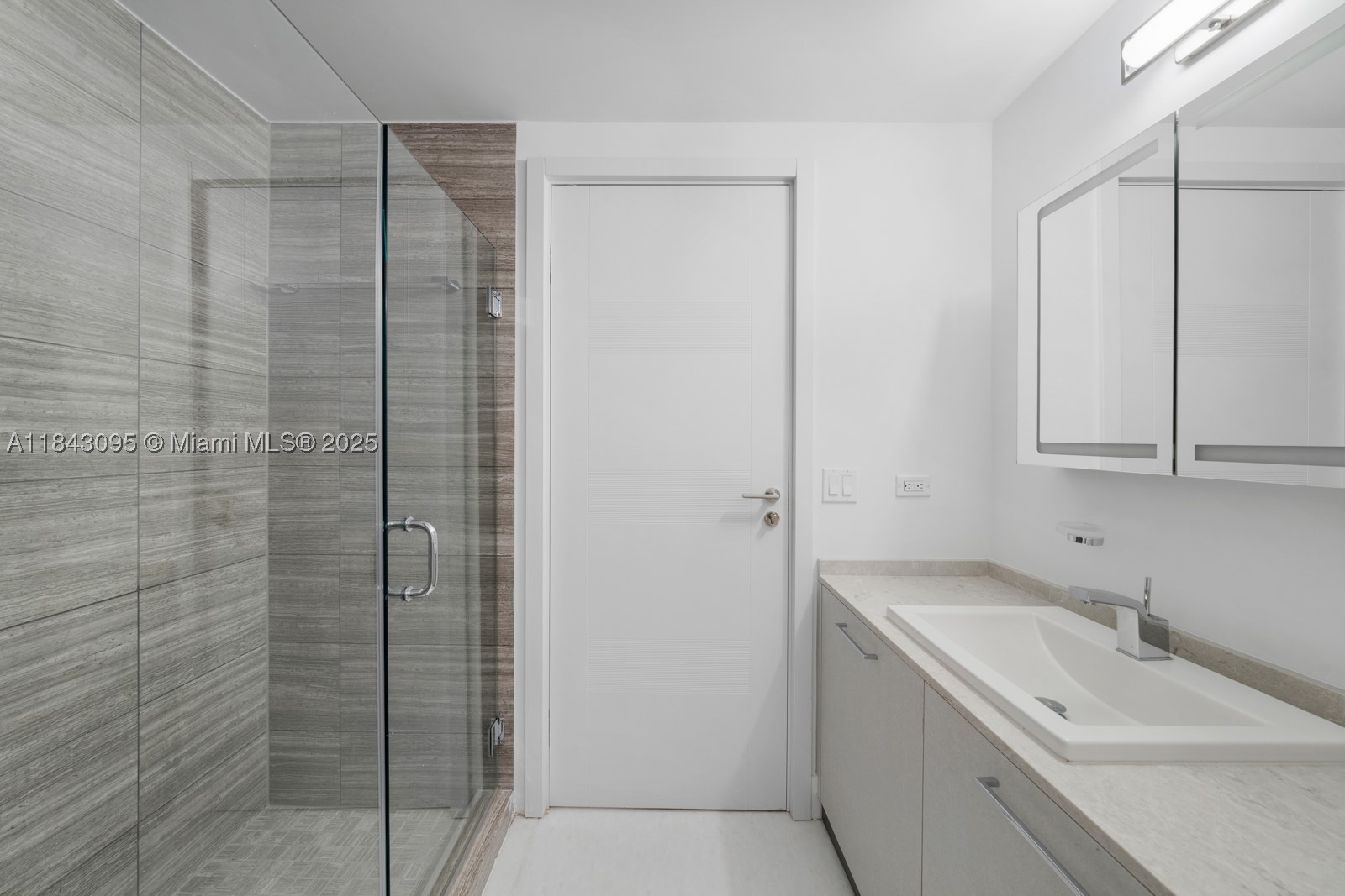 property viewer photo 17