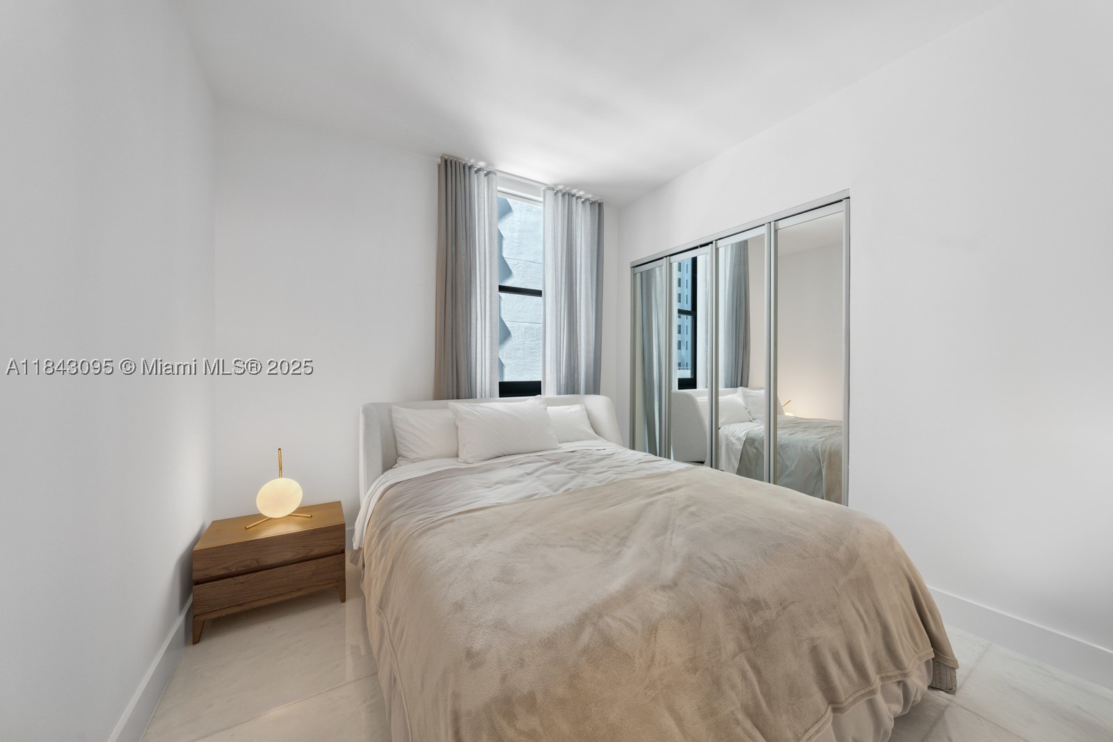 property viewer photo 18
