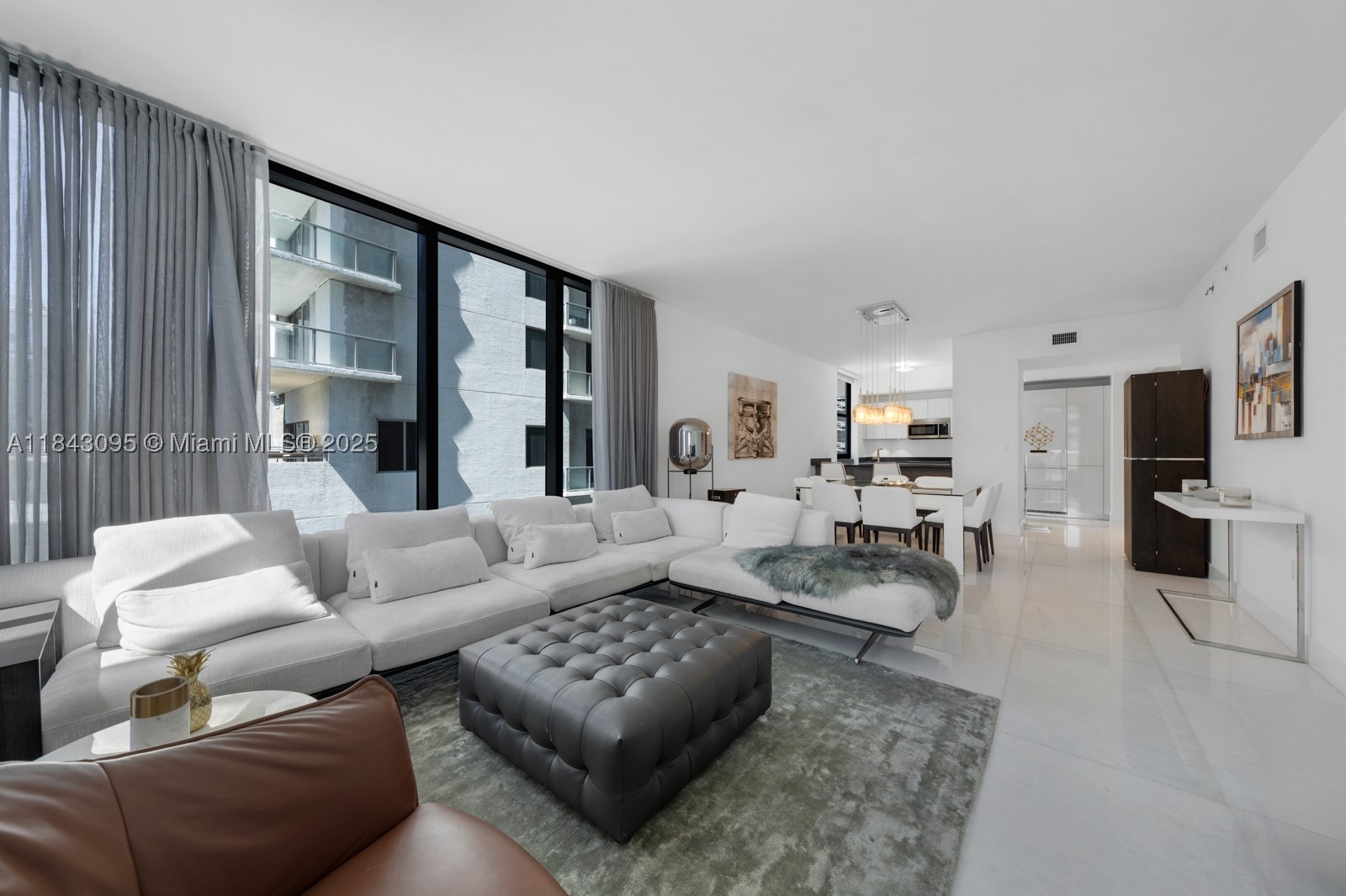 property viewer photo 2
