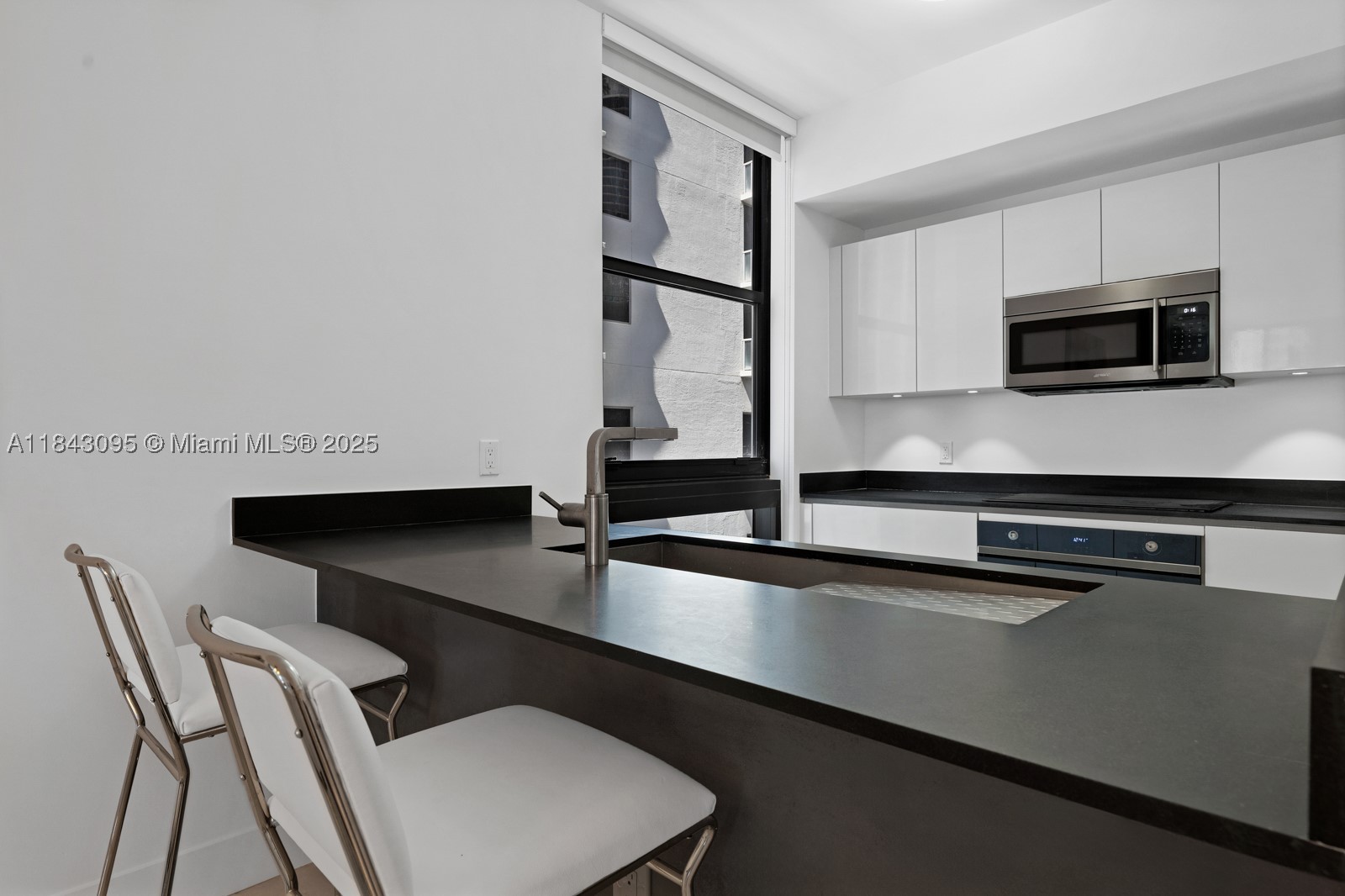 property viewer photo 6