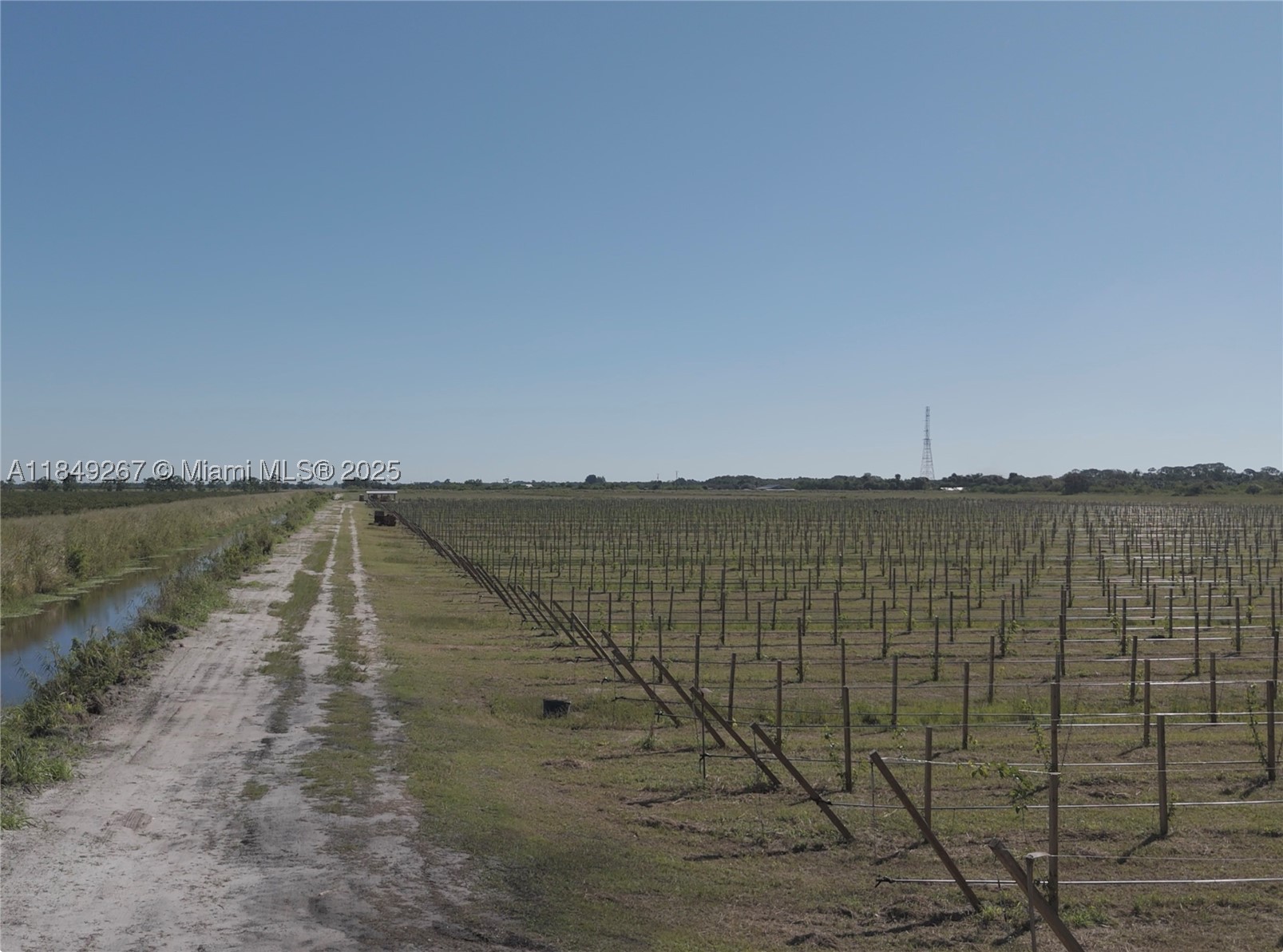 main property photo 16