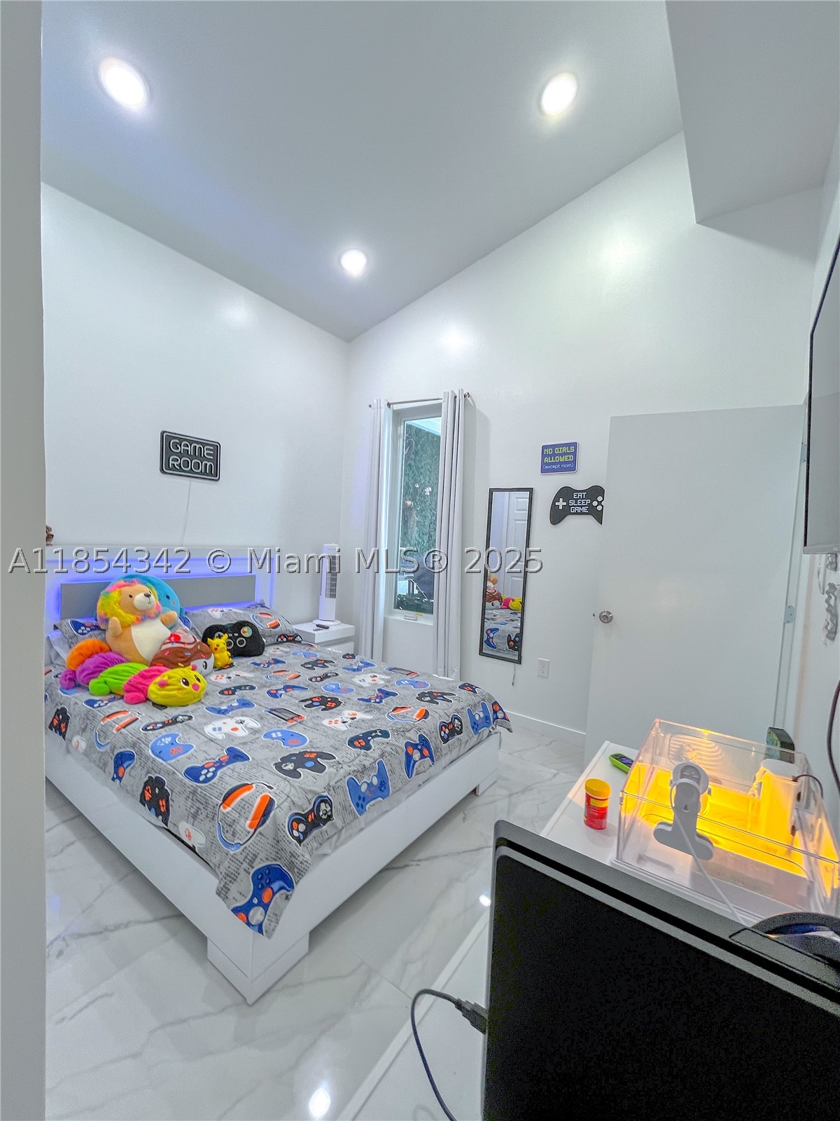 main property photo 53